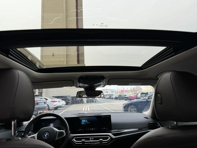 BMW i3 2023 immagine di auto #12