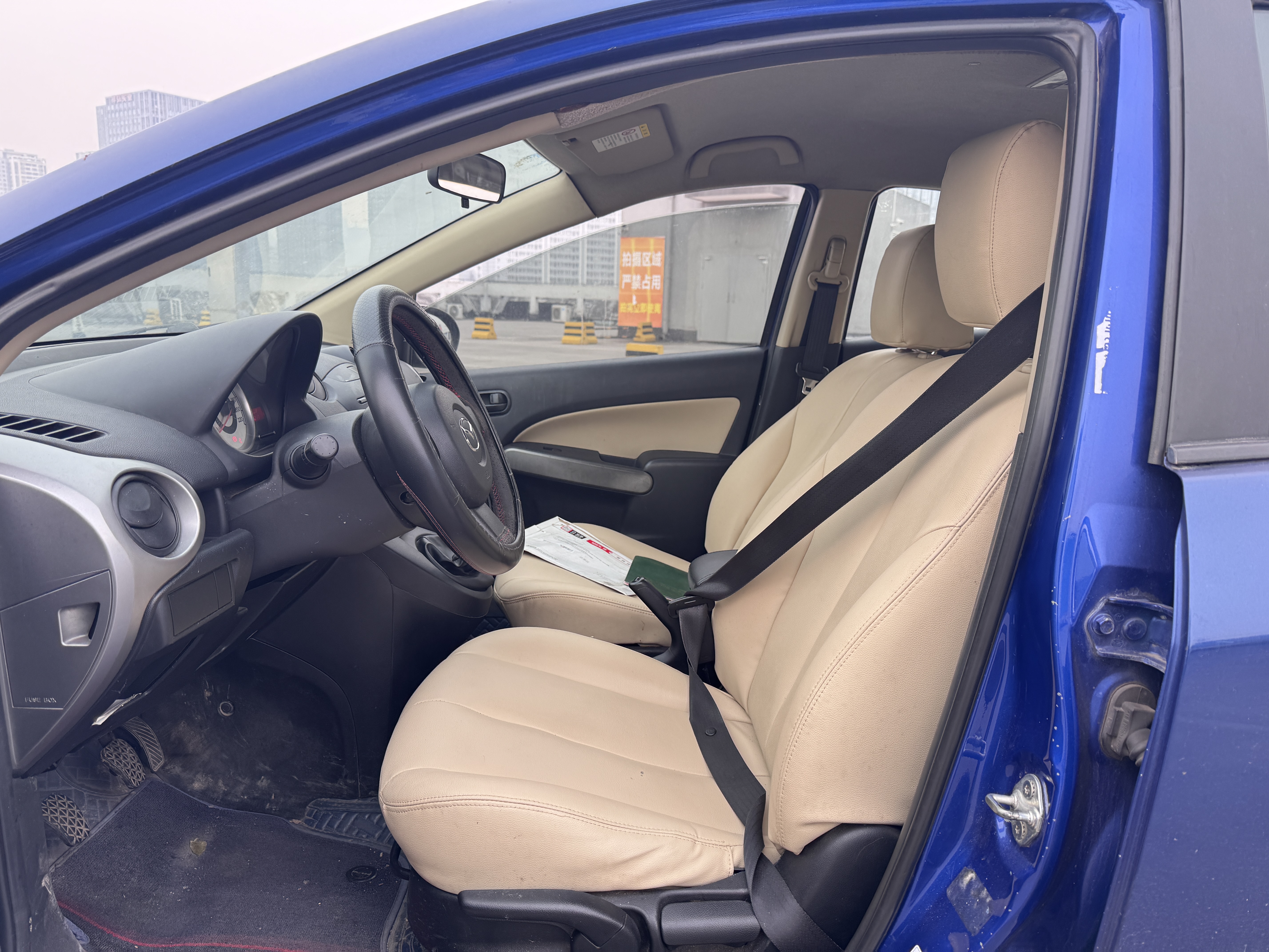 Mazda 2 Sedan 2009 imagem de carro #12