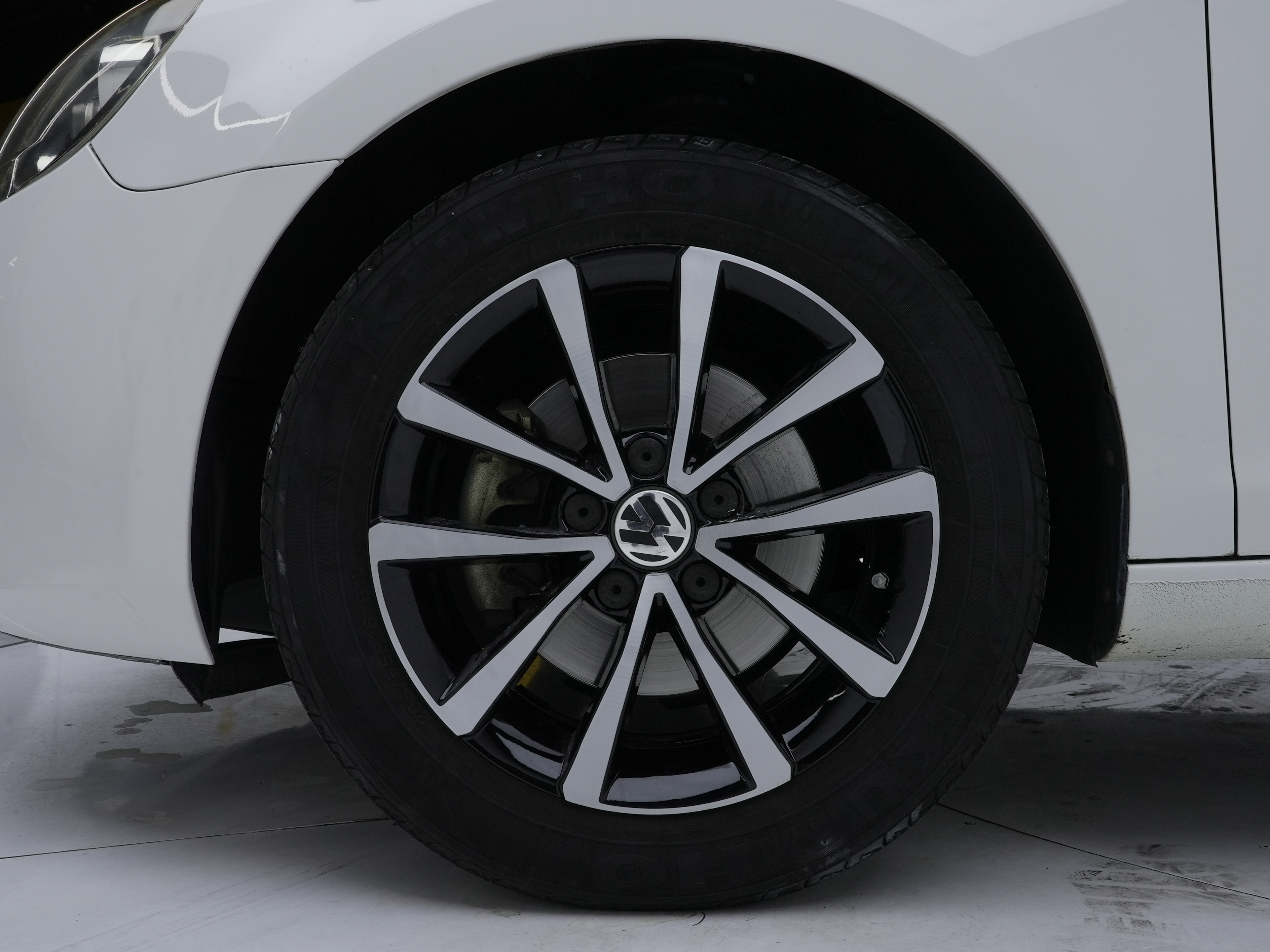 Volkswagen Golf 2013 car image #12