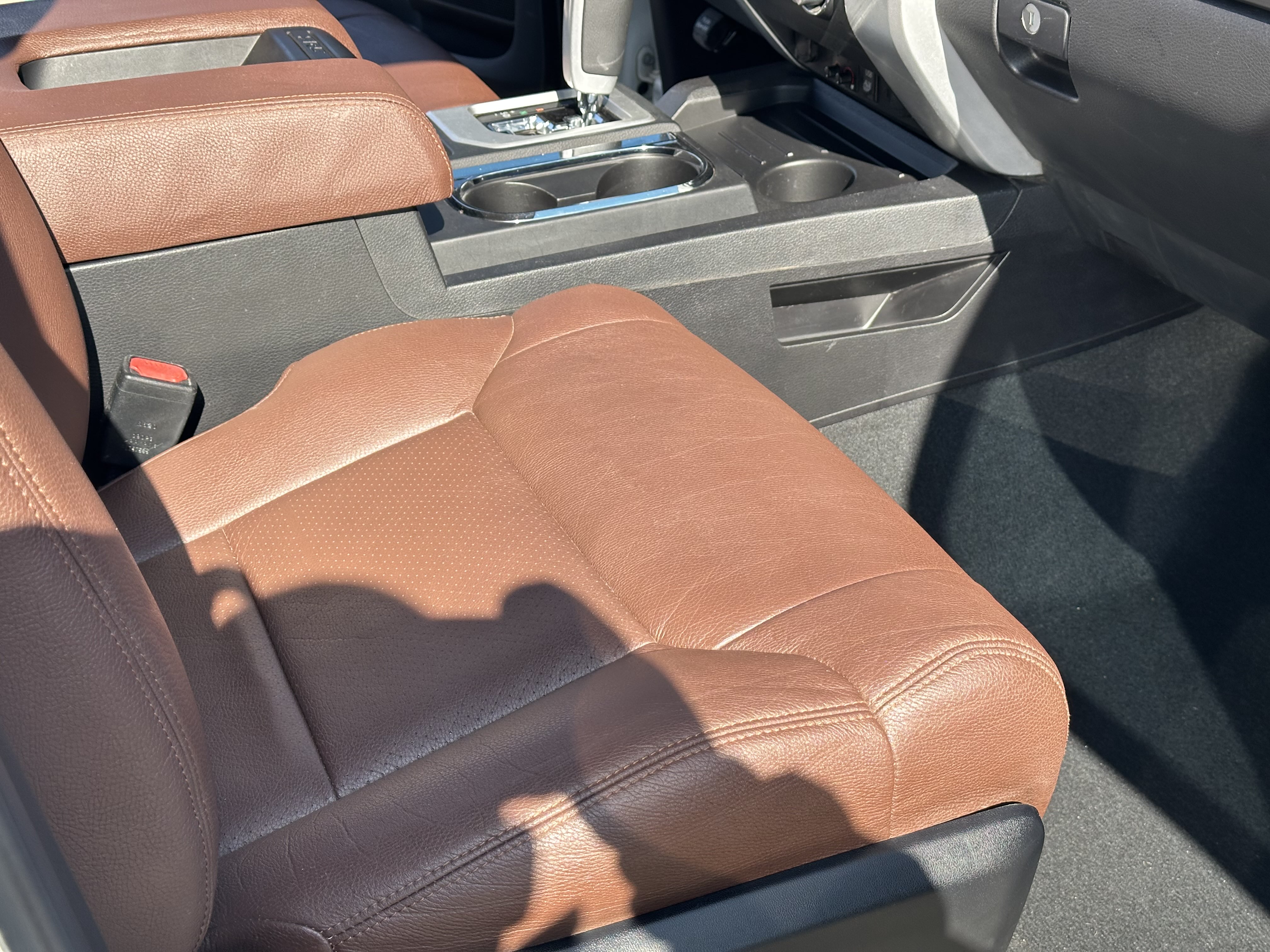 Toyota Tundra 2015 immagine di auto #12