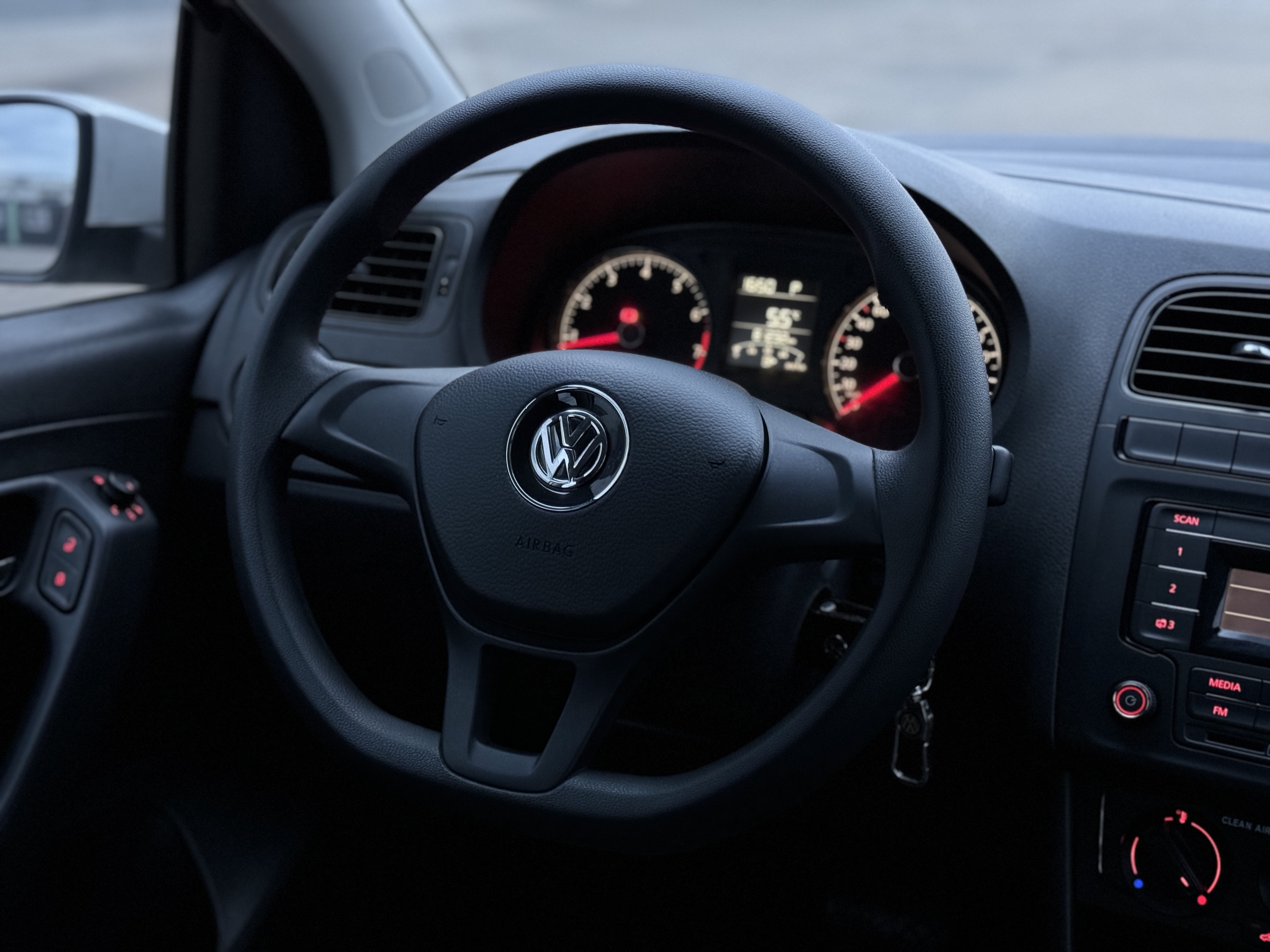 Volkswagen Polo 2016 #12 Volkswagen Polo 2016 car image #12