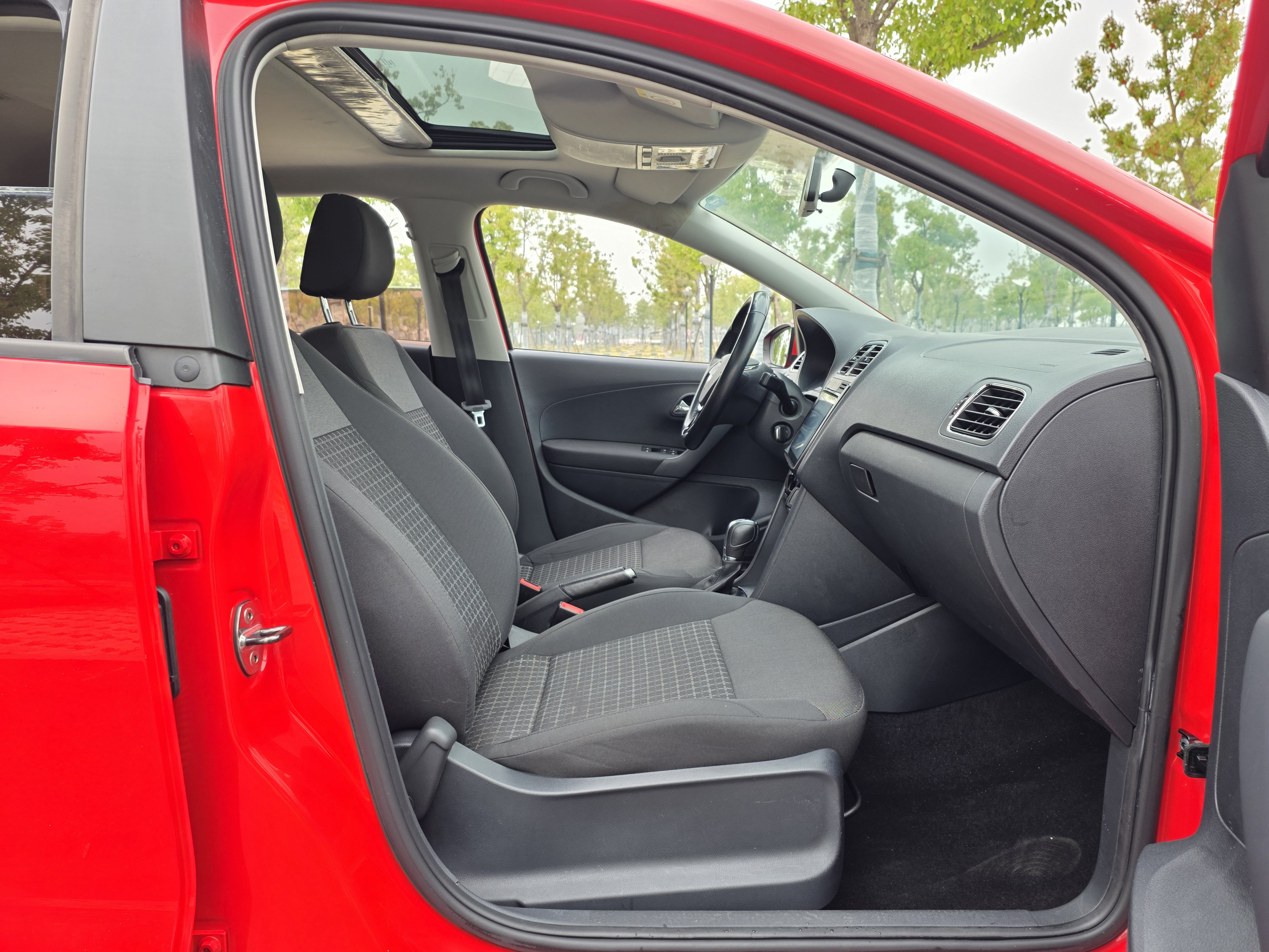 Volkswagen Polo 2017 #12 Volkswagen Polo 2017 car image #12