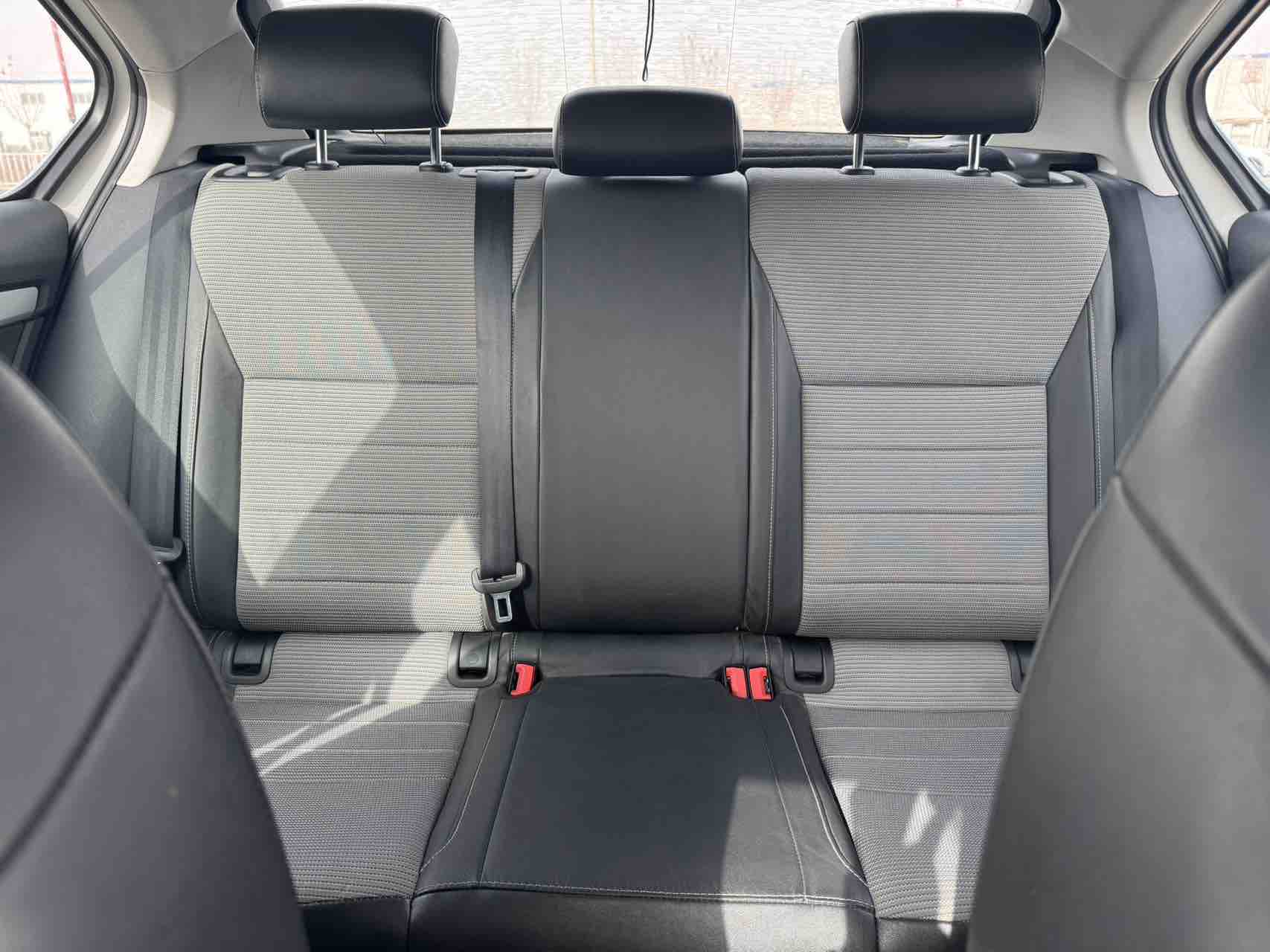 Skoda Octavia 2016 car image #12