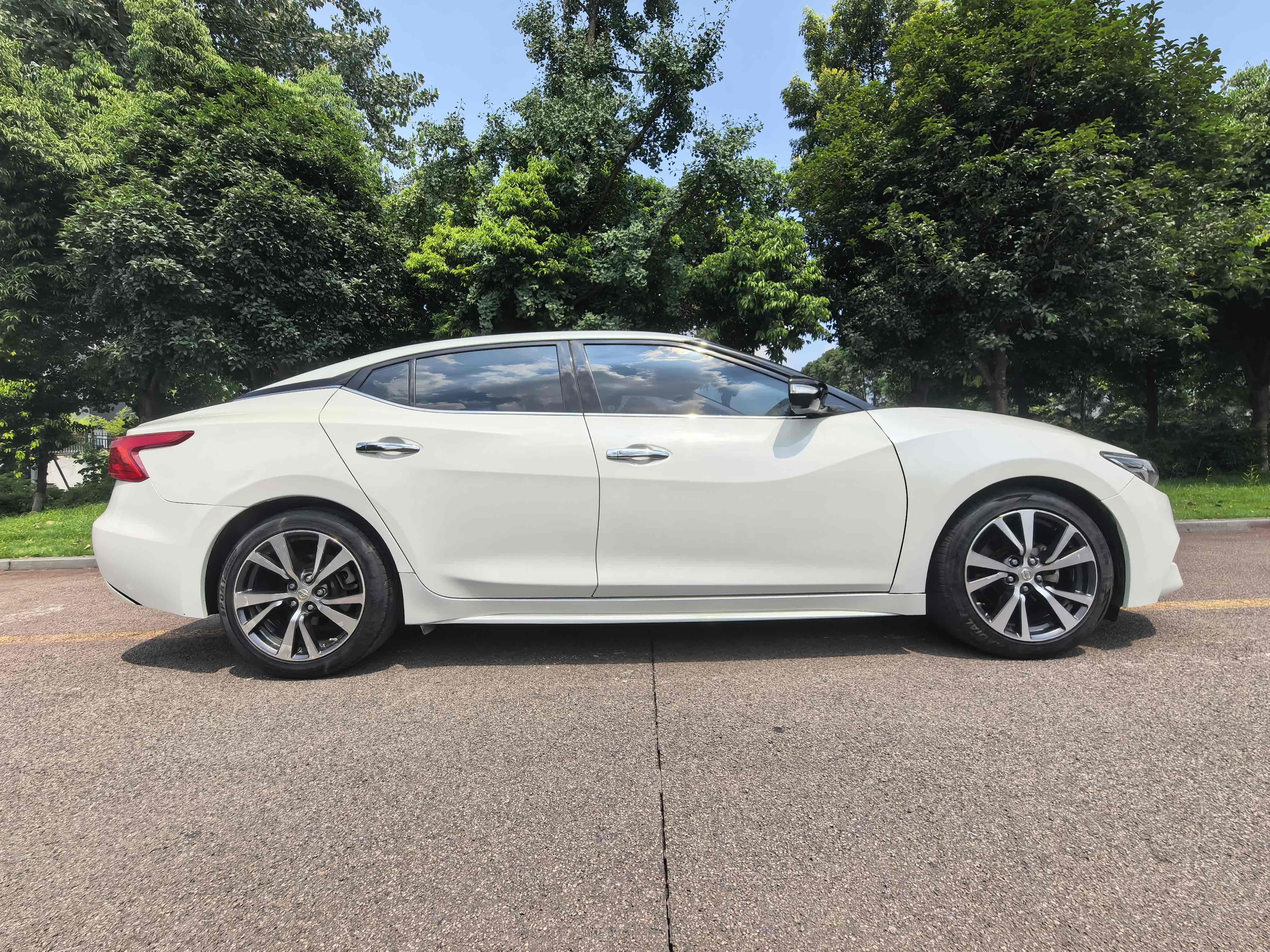 Nissan Maxima 2018 صورة سيارة #12