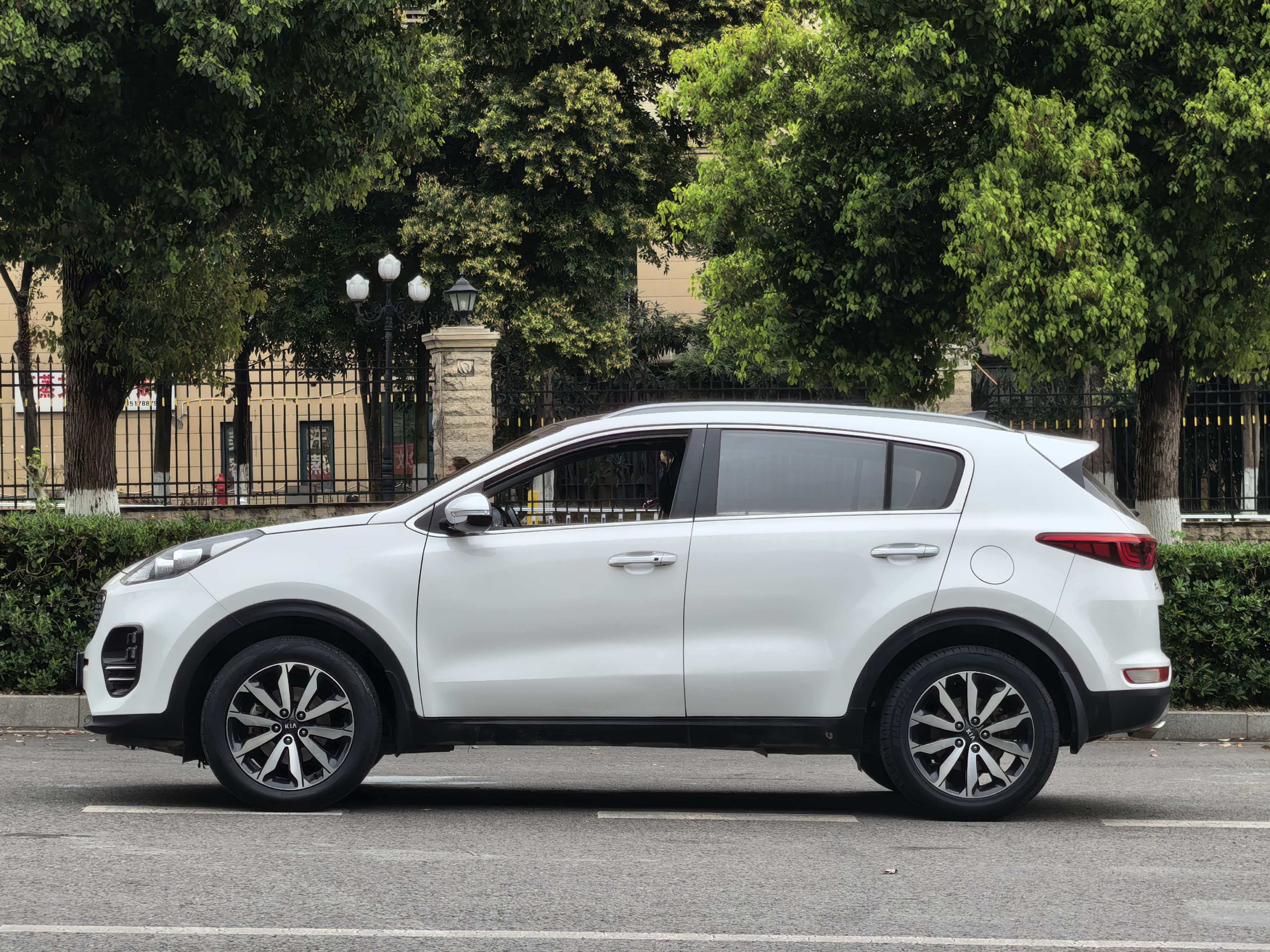 Kia KX5 2017 صورة سيارة #12