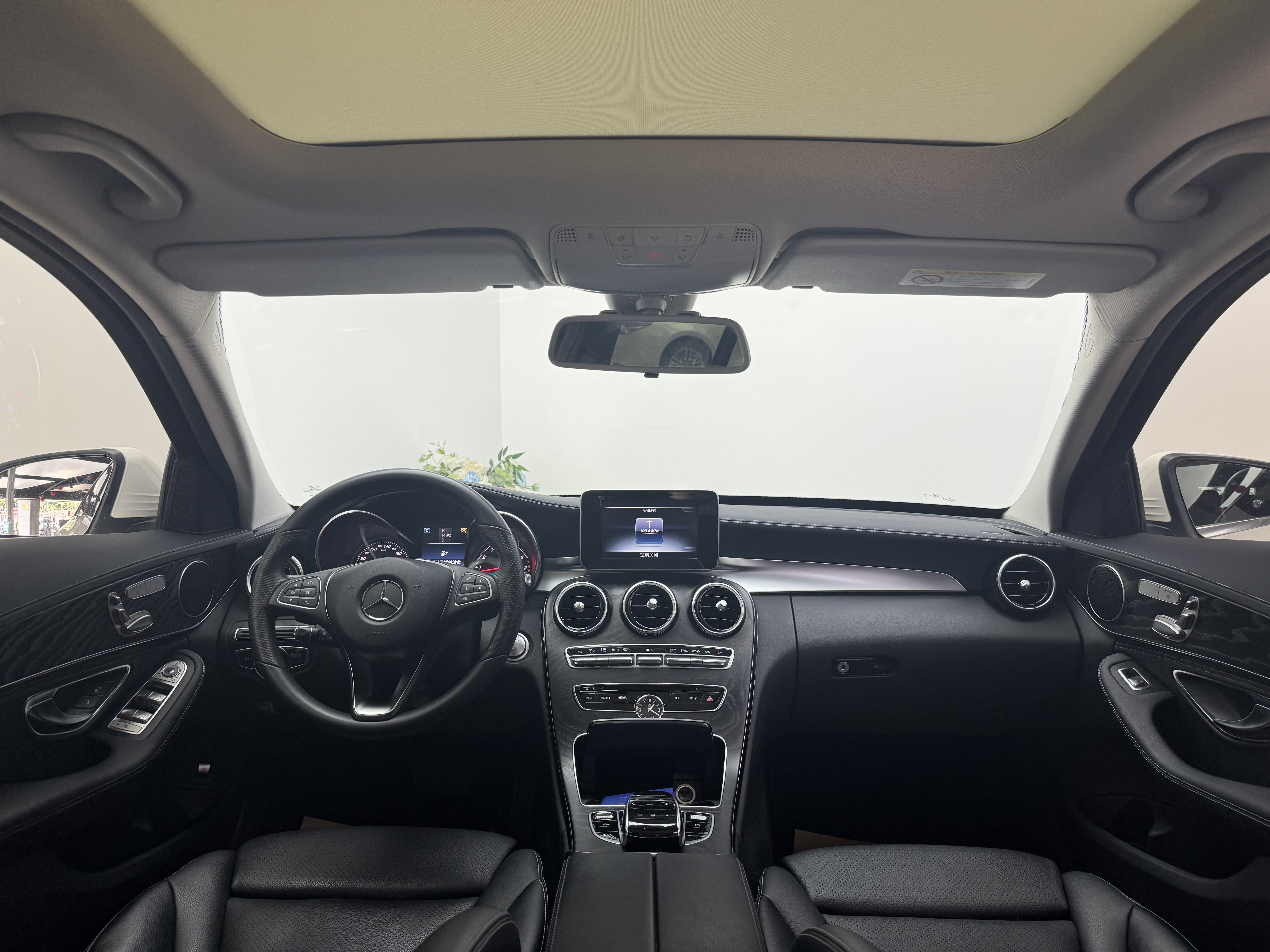 Mercedes-Benz C Class 2016 car image #12