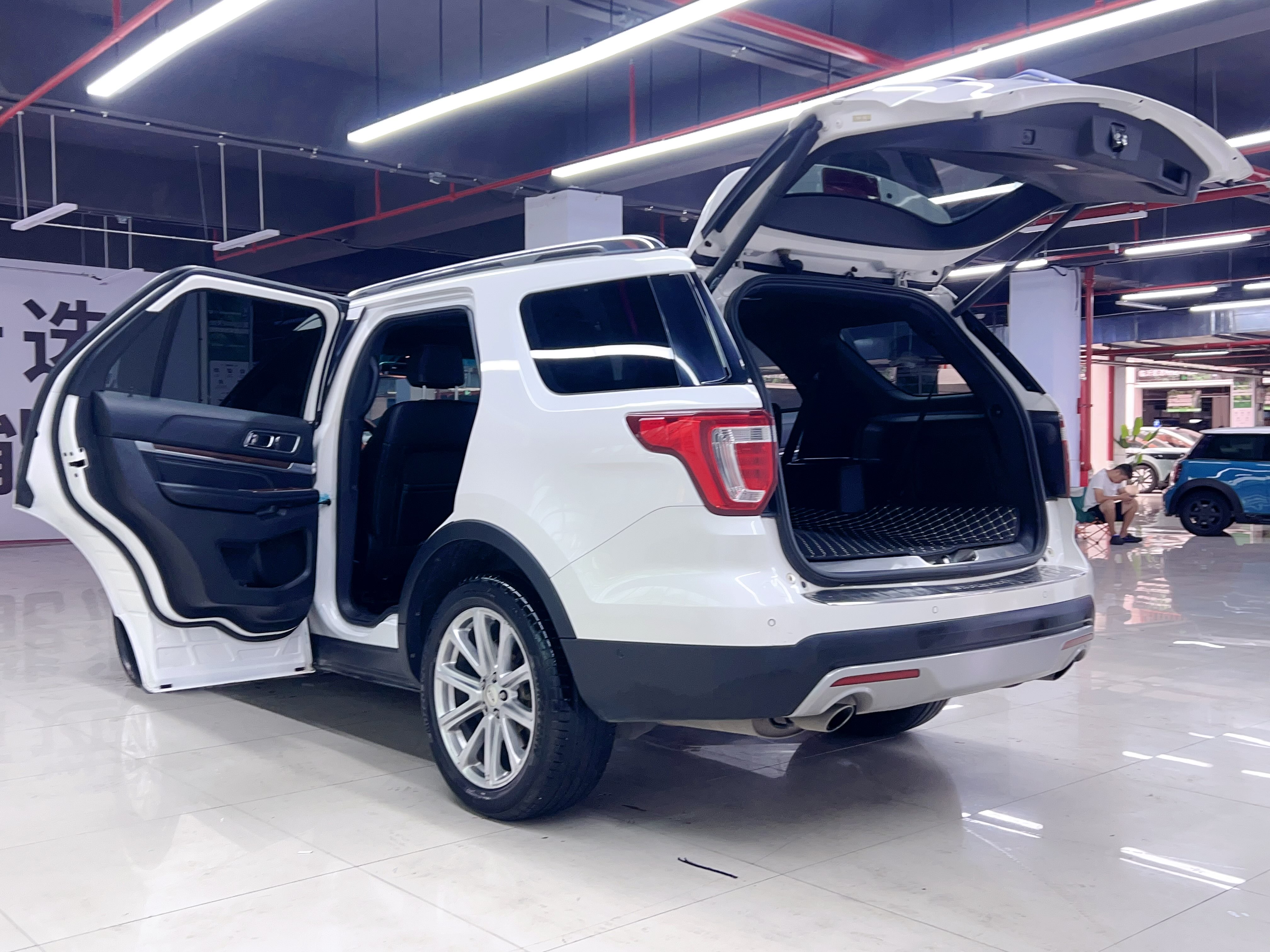 Ford Explorer (Imported) 2017 #12 Ford Explorer (Imported) 2017 صورة سيارة #12