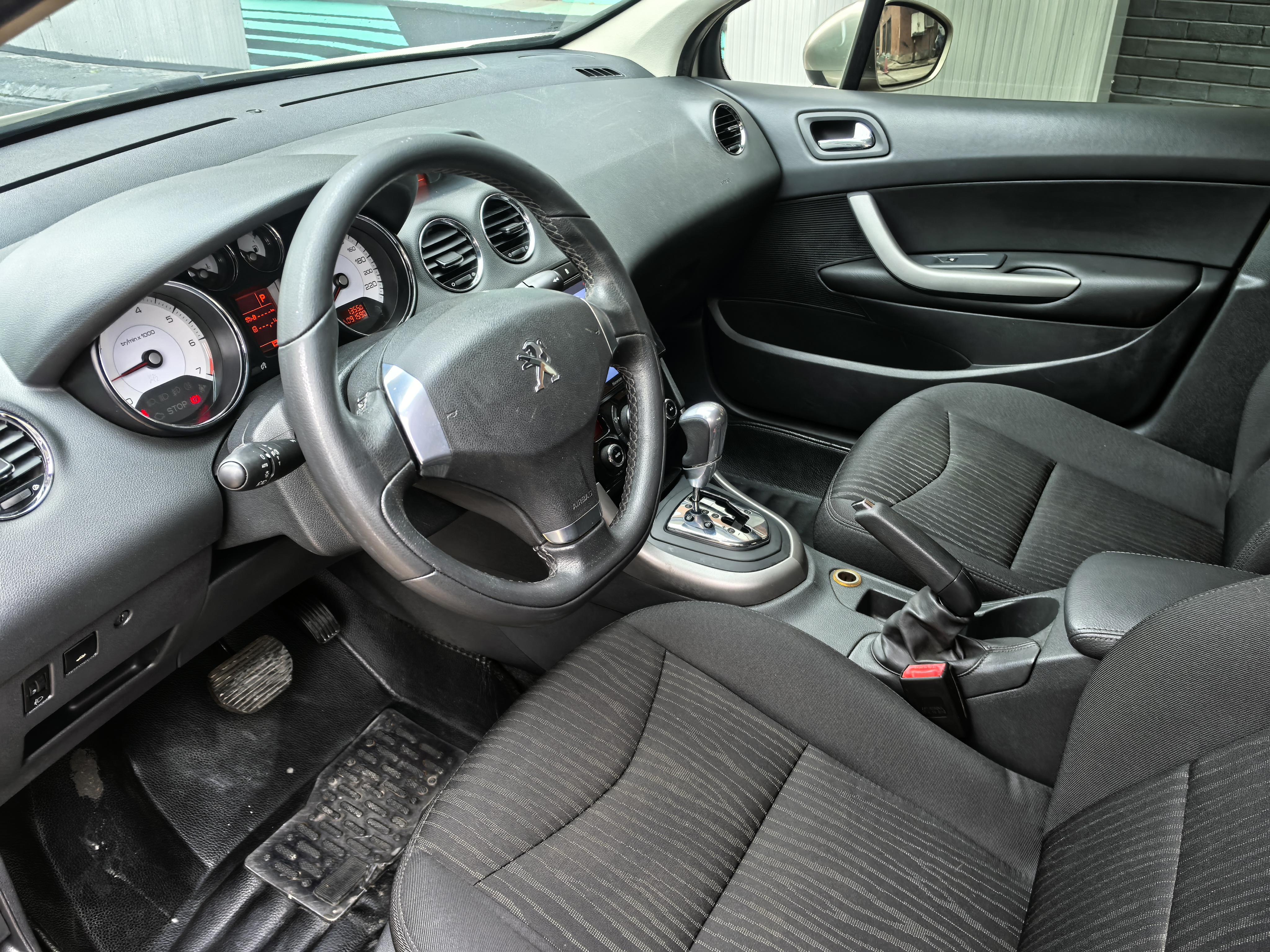 Peugeot 408 2013 car image #12