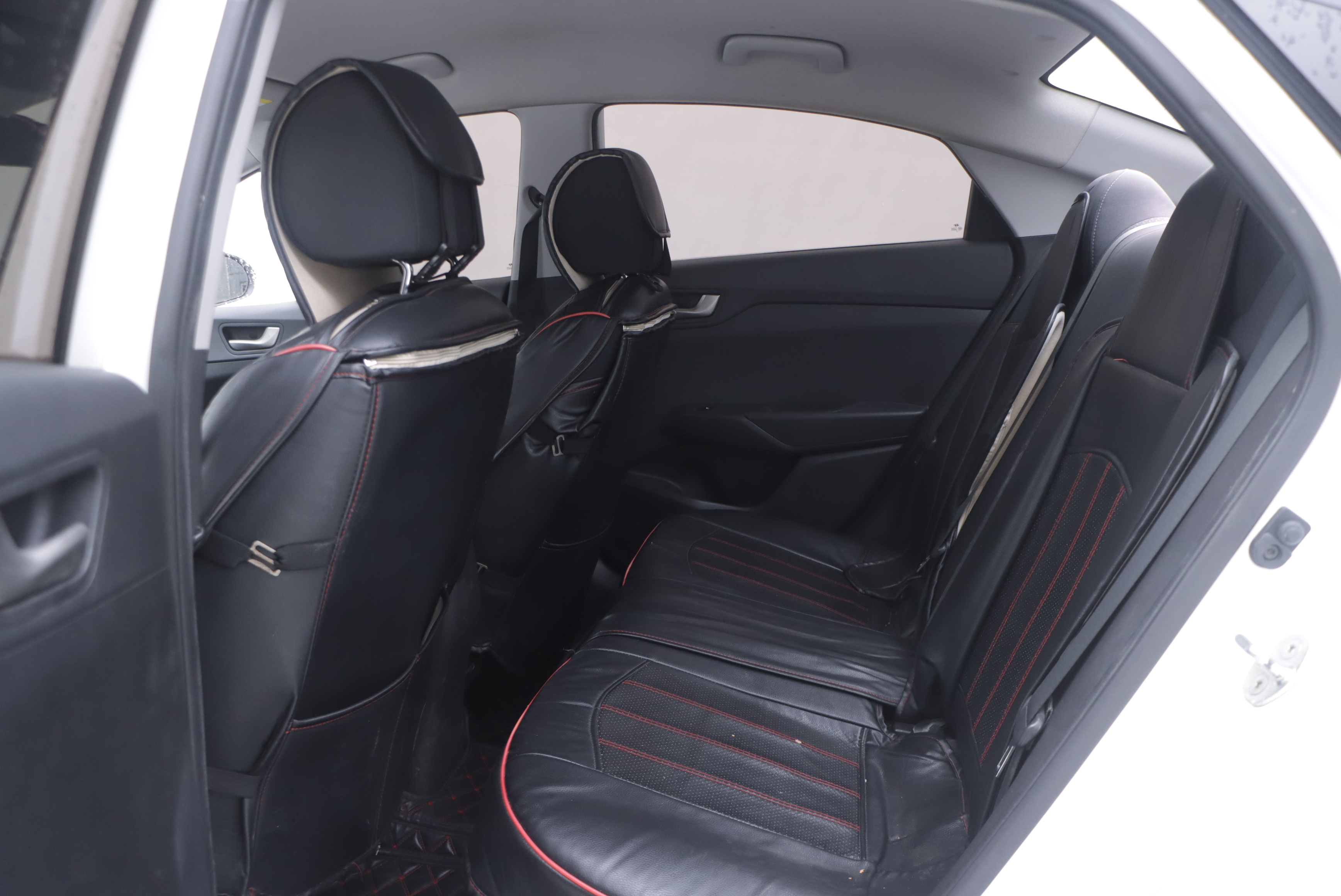 Hyundai Verna 2017 car image #12