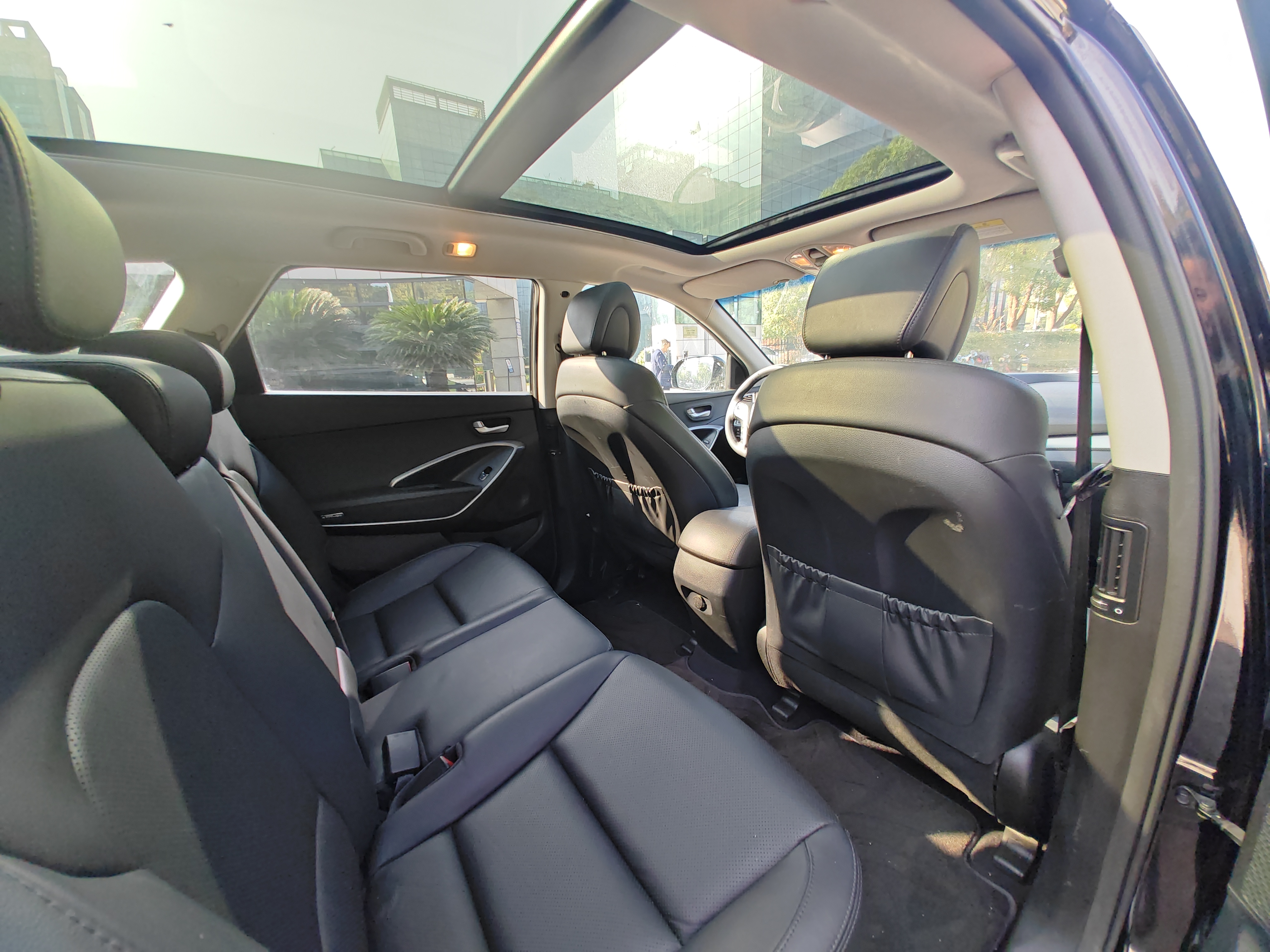 Hyundai Grand Santa Fe 2017 car image #12