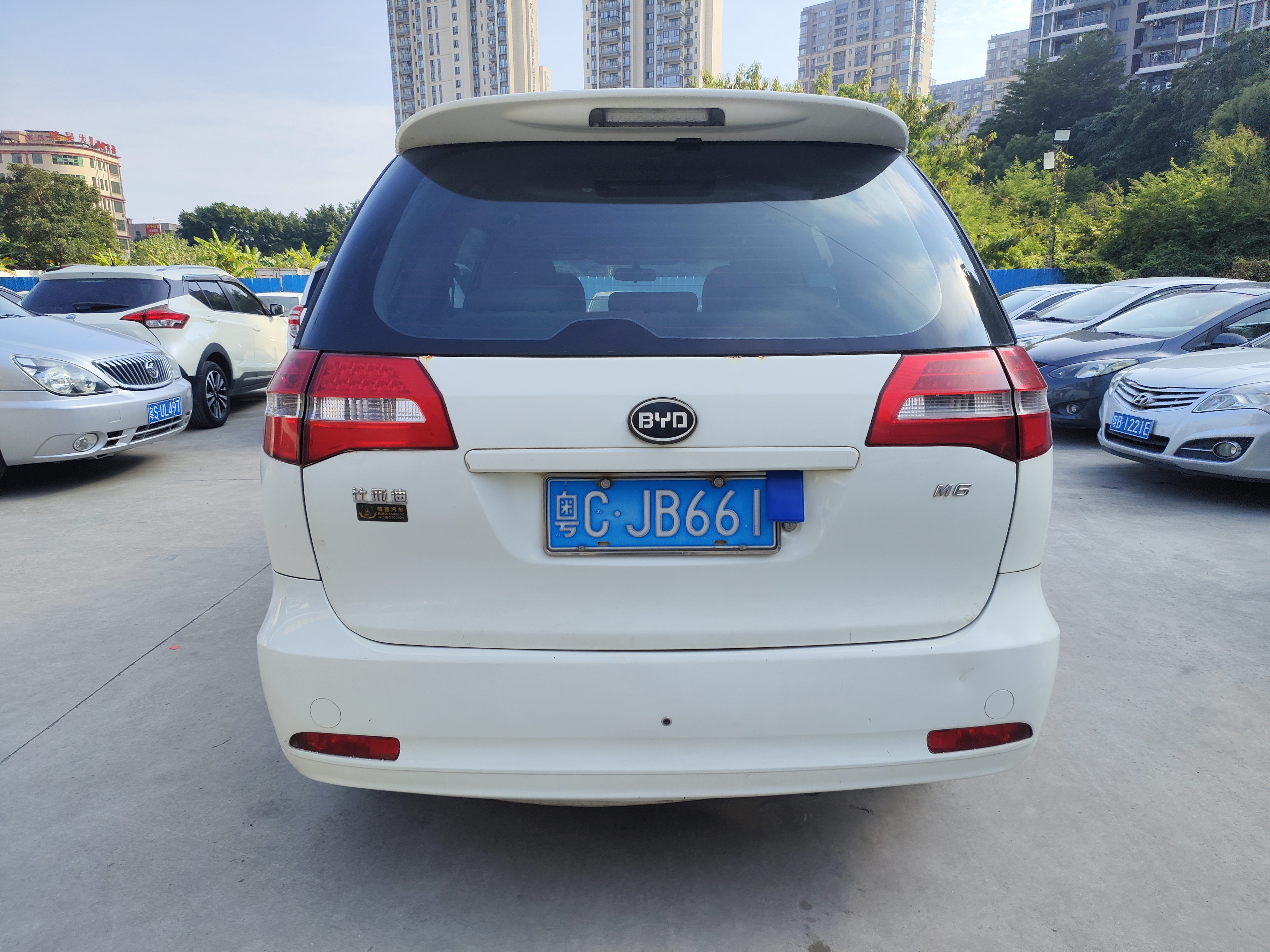 BYD M6 2013 изображение автомобиля #12
