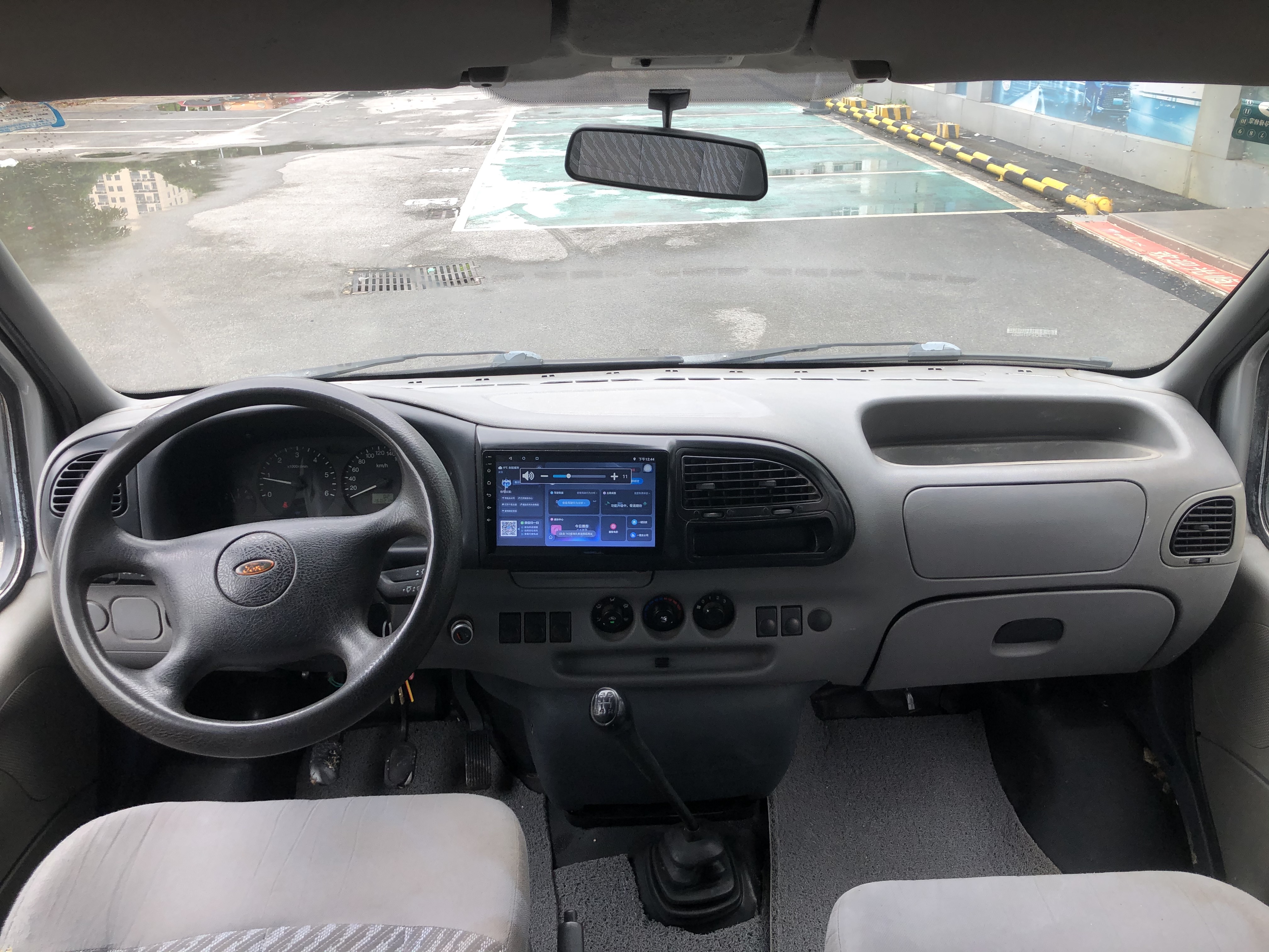 Ford Transit 2016 car image #12