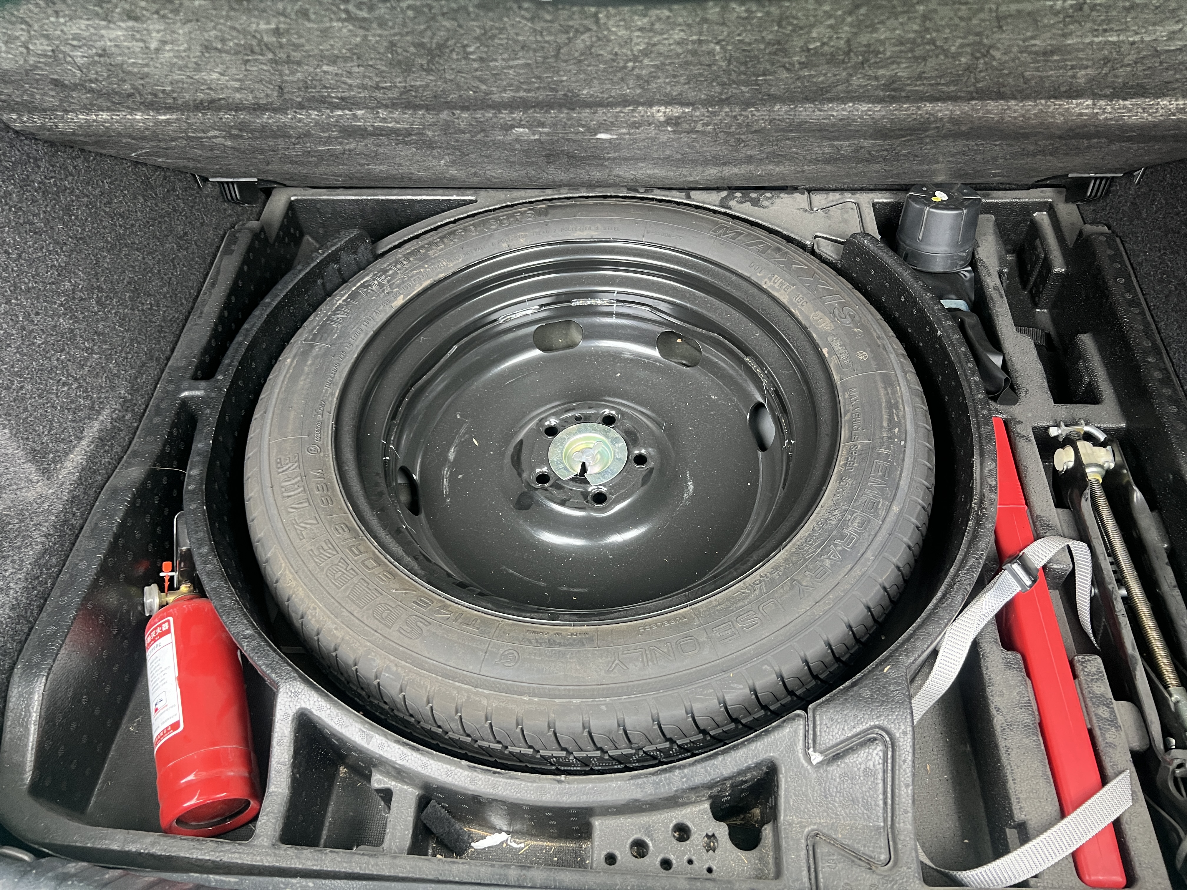 Volkswagen Tiguan 2014 car image #12