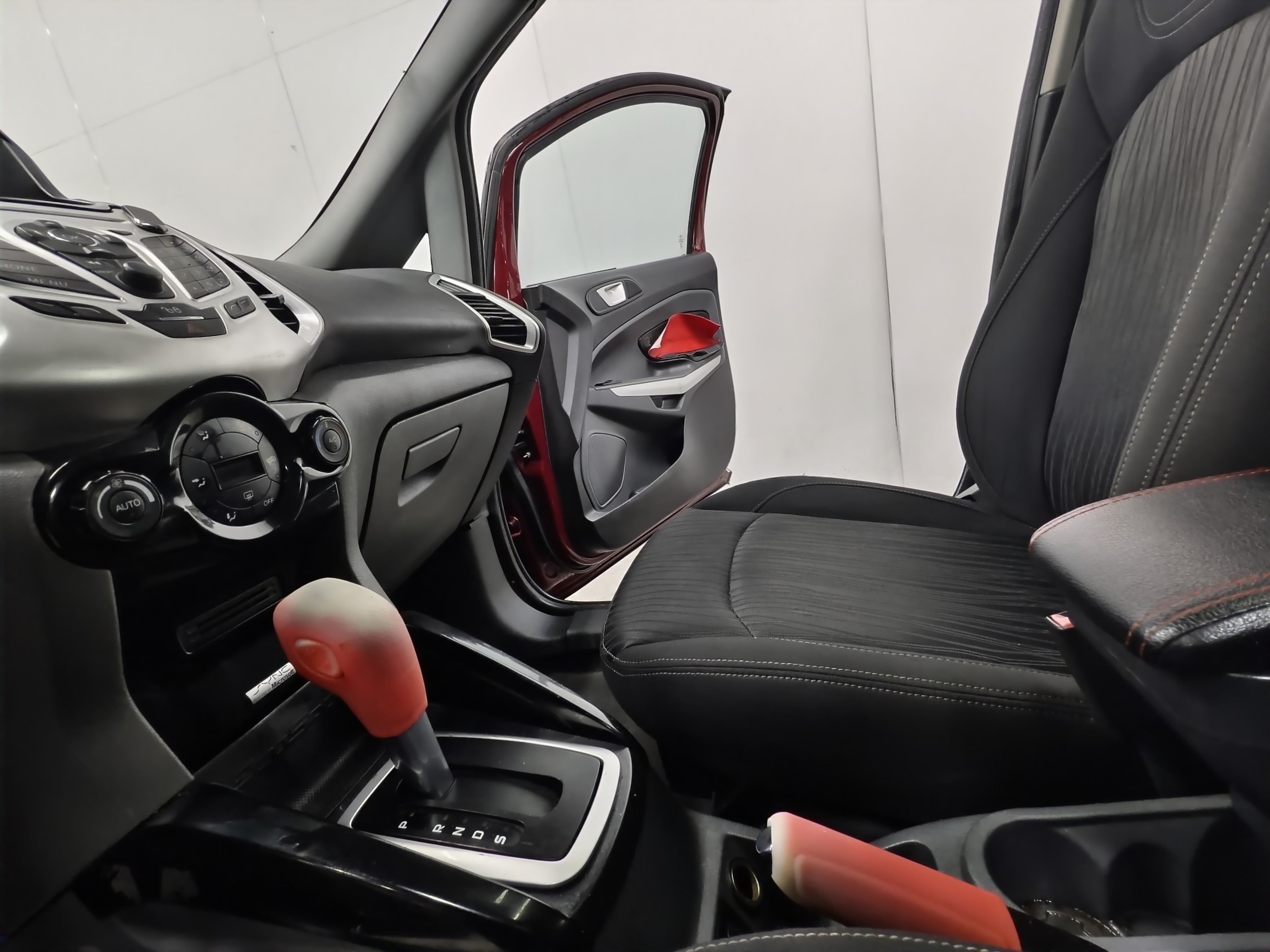 Ford EcoSport 2014 immagine di auto #12