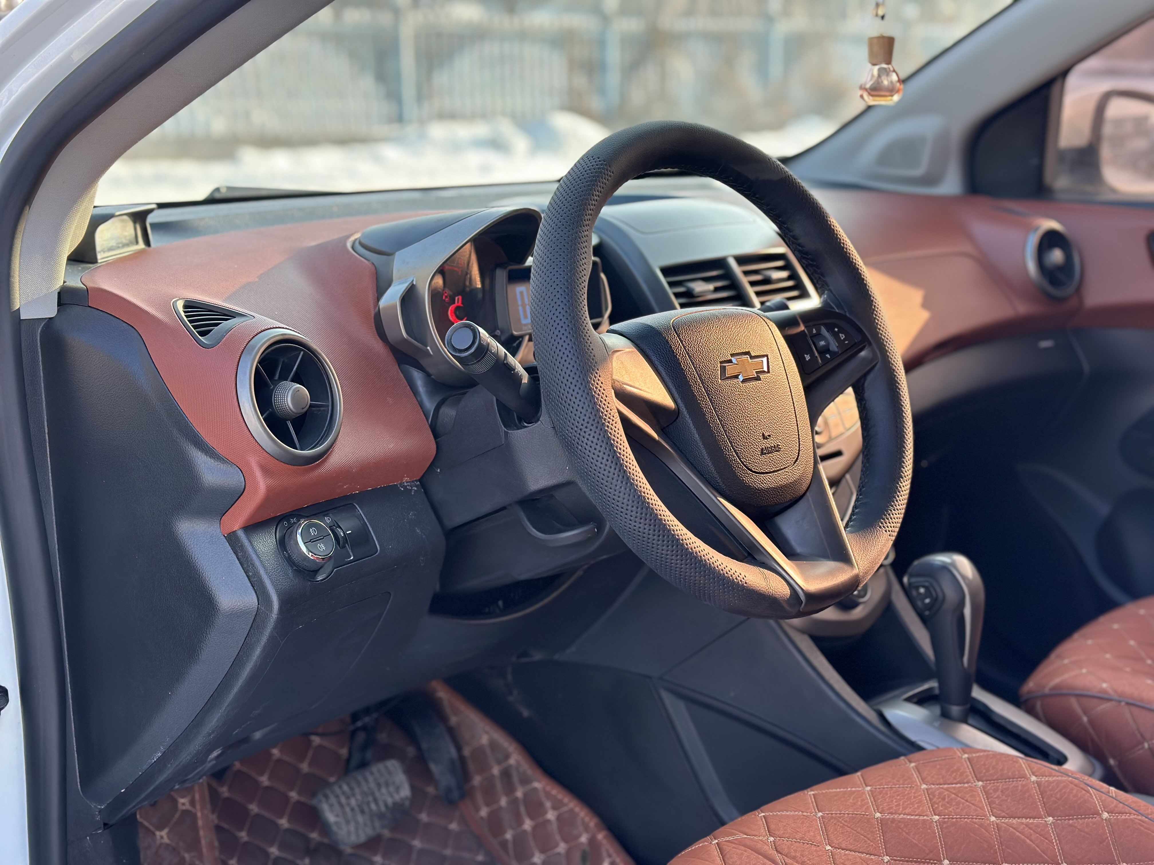 雪佛兰 爱唯欧 2011 汽车图片 #12