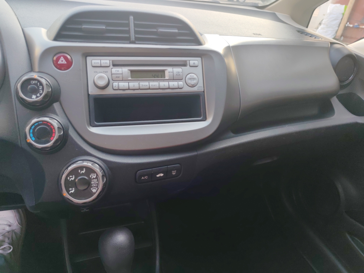 Honda Fit 2014 car image #12