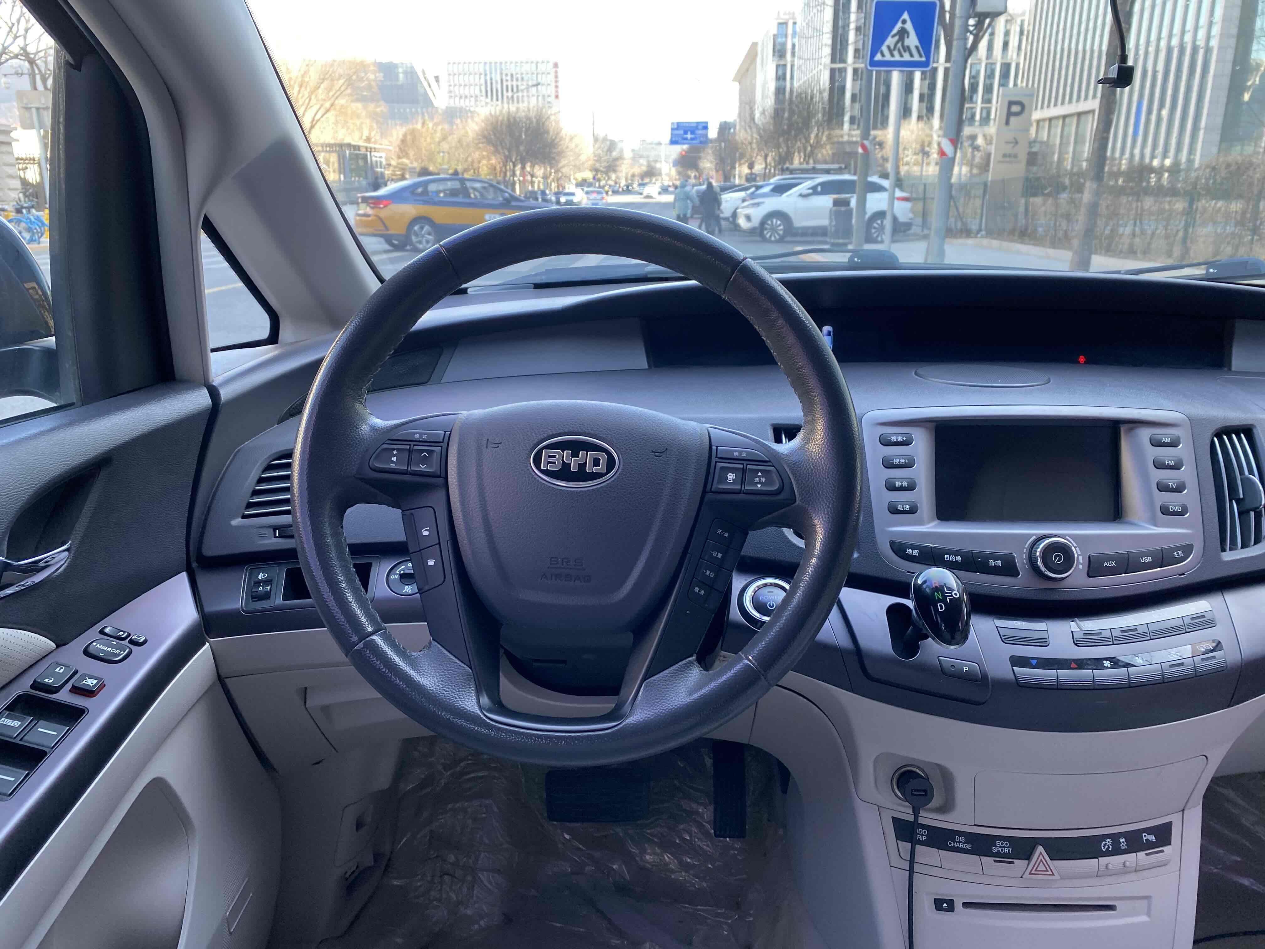 BYD e6 2014 car image #12