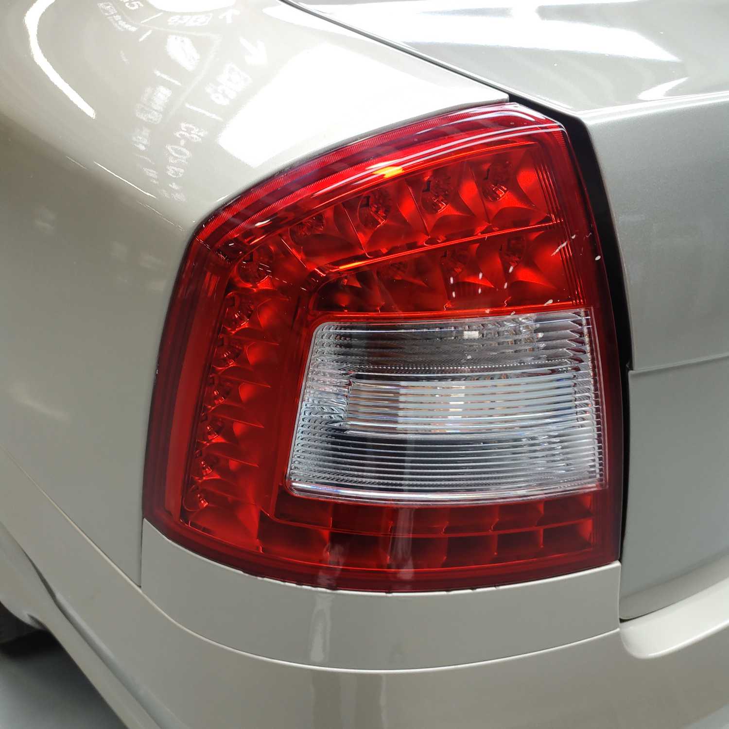 Skoda Octavia 2013 car image #12