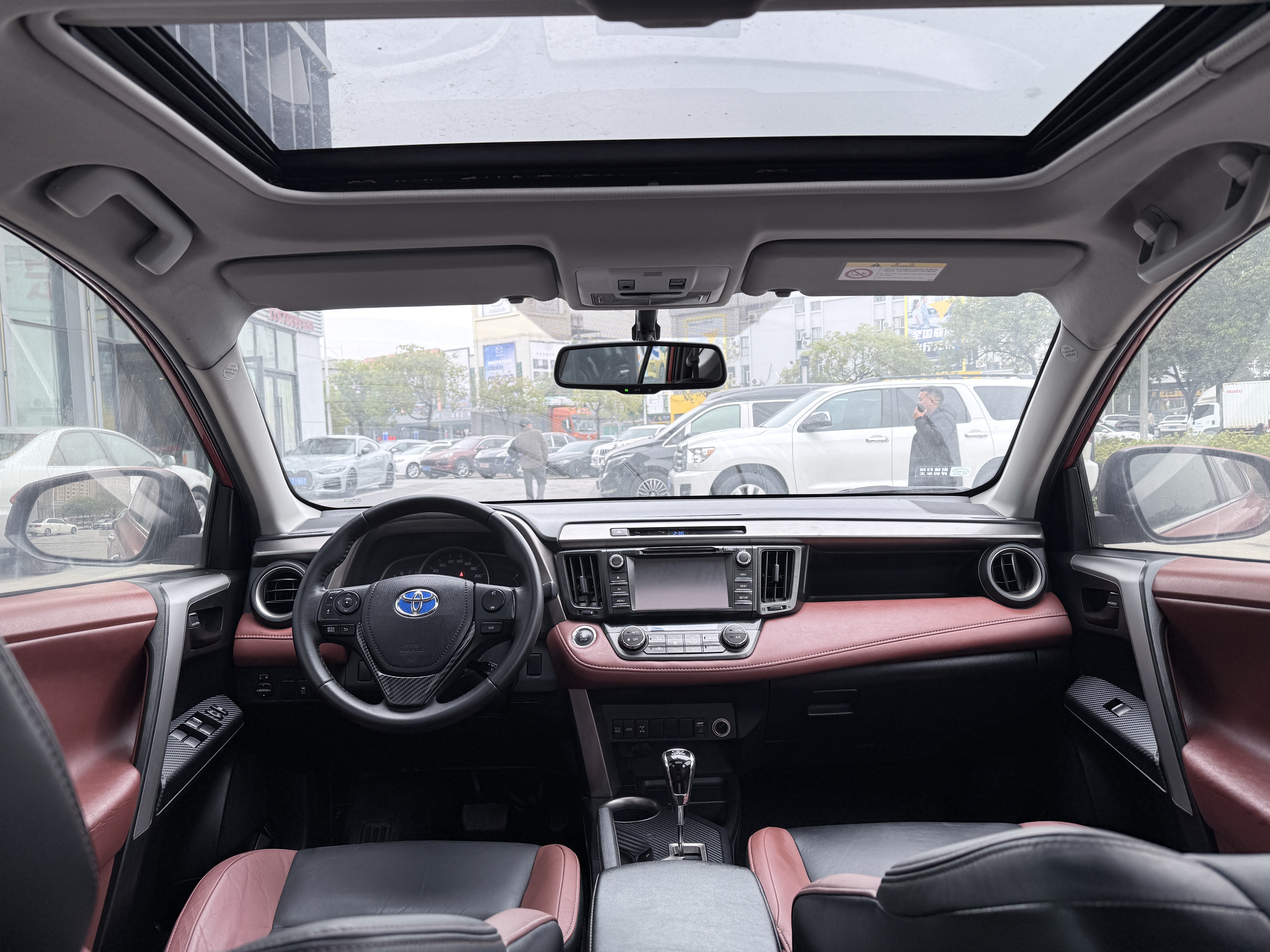 Toyota RAV4 2014 изображение автомобиля #12