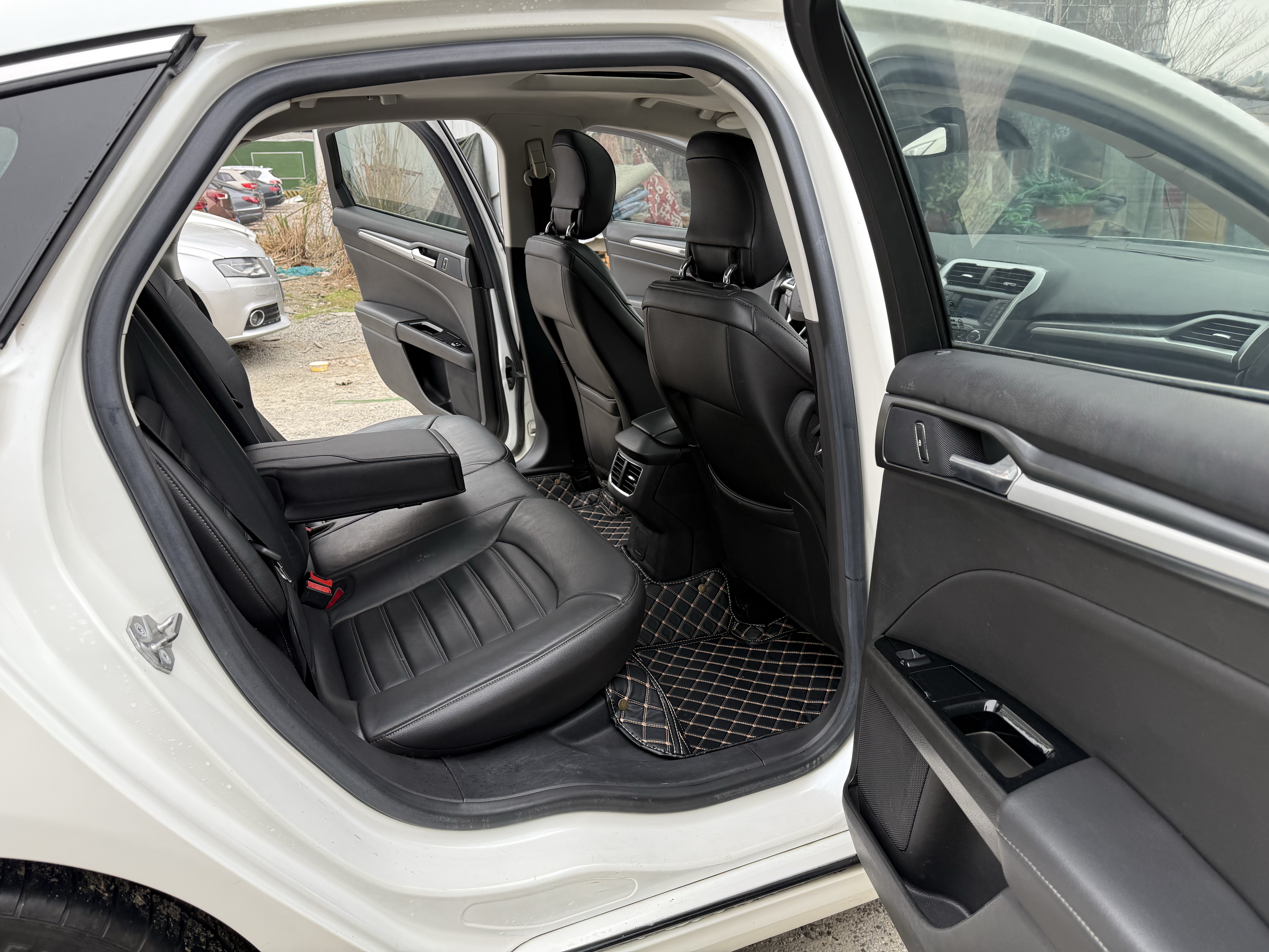 Ford Mondeo 2015 image de voiture #12