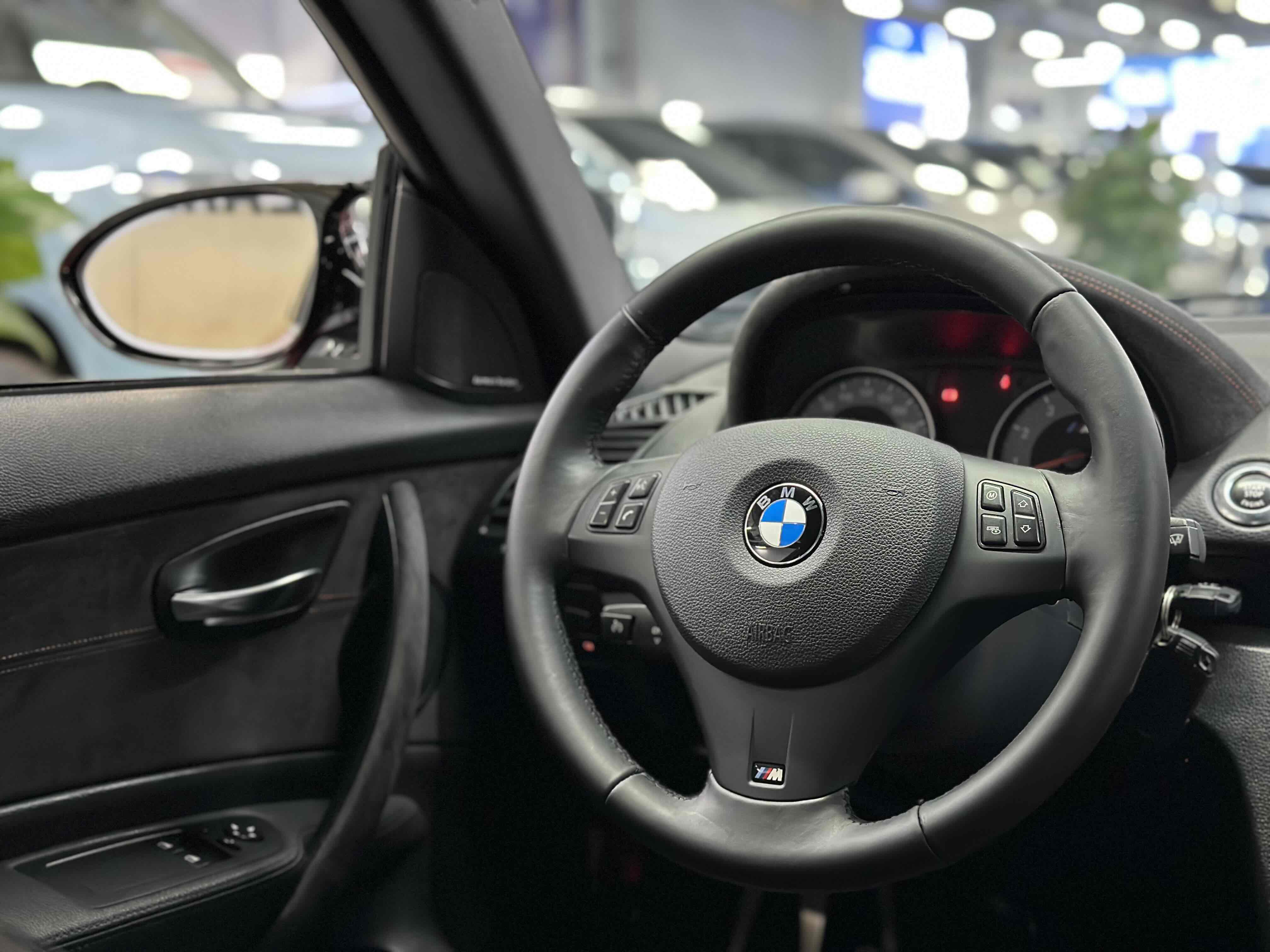 BMW 1 Series M 2013 car image #12