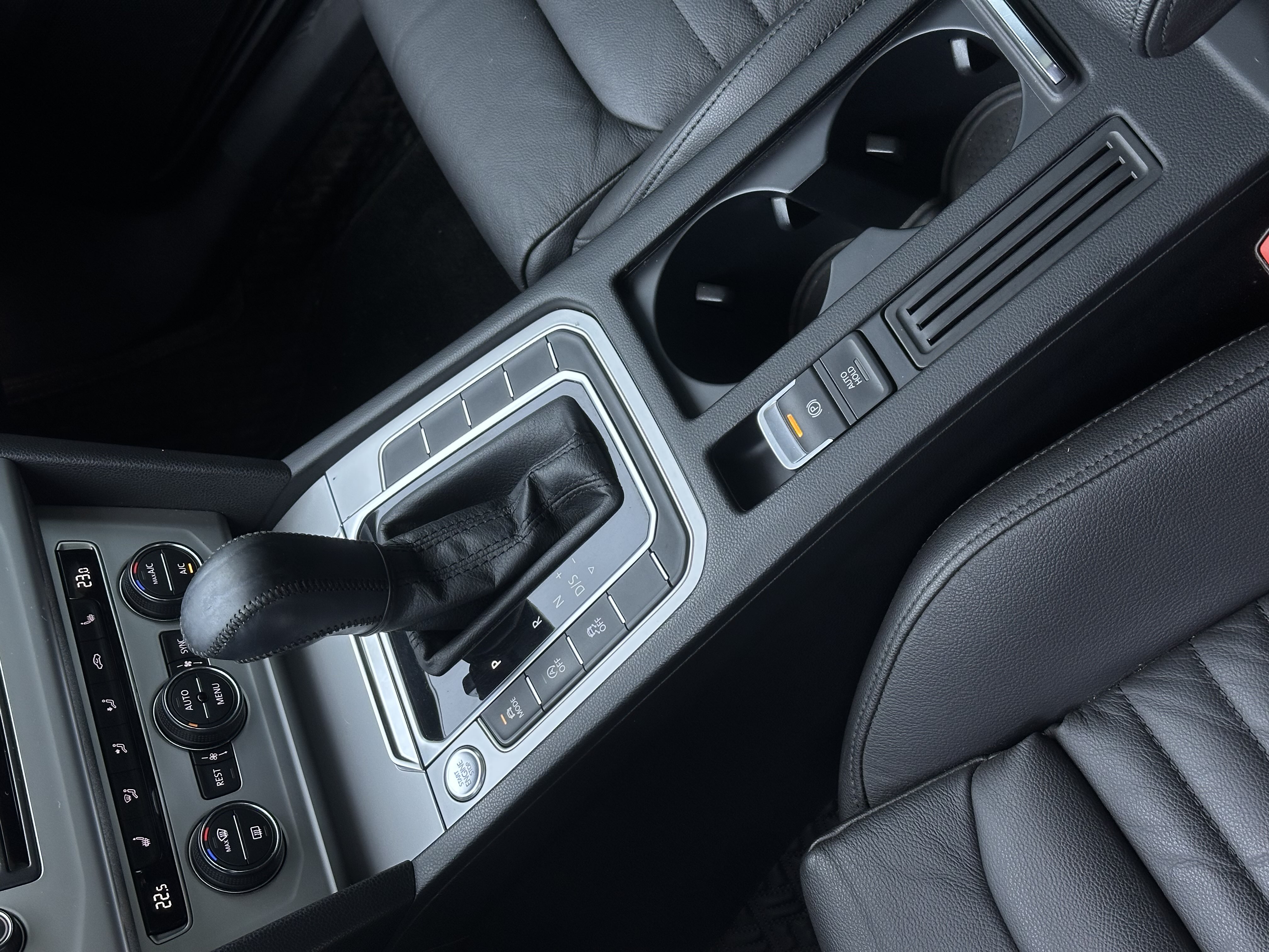 Volkswagen Passat Variant 2017 immagine di auto #12