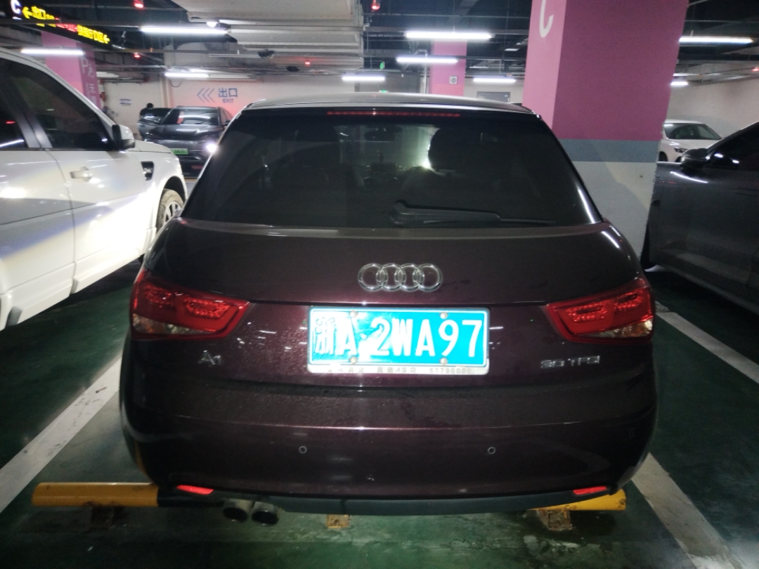 Audi A1 2015 car image #12