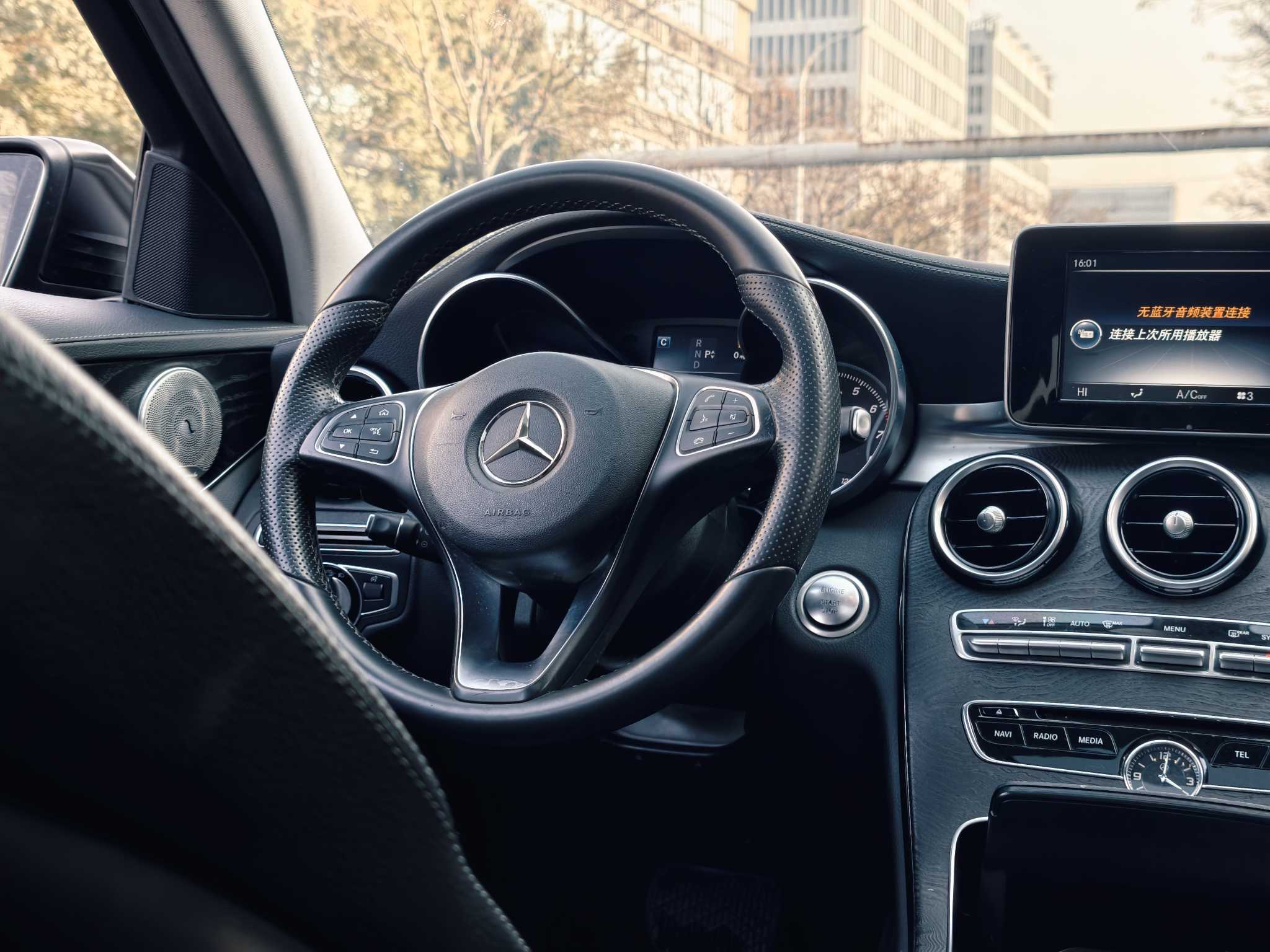 Mercedes-Benz C Class 2017 car image #12