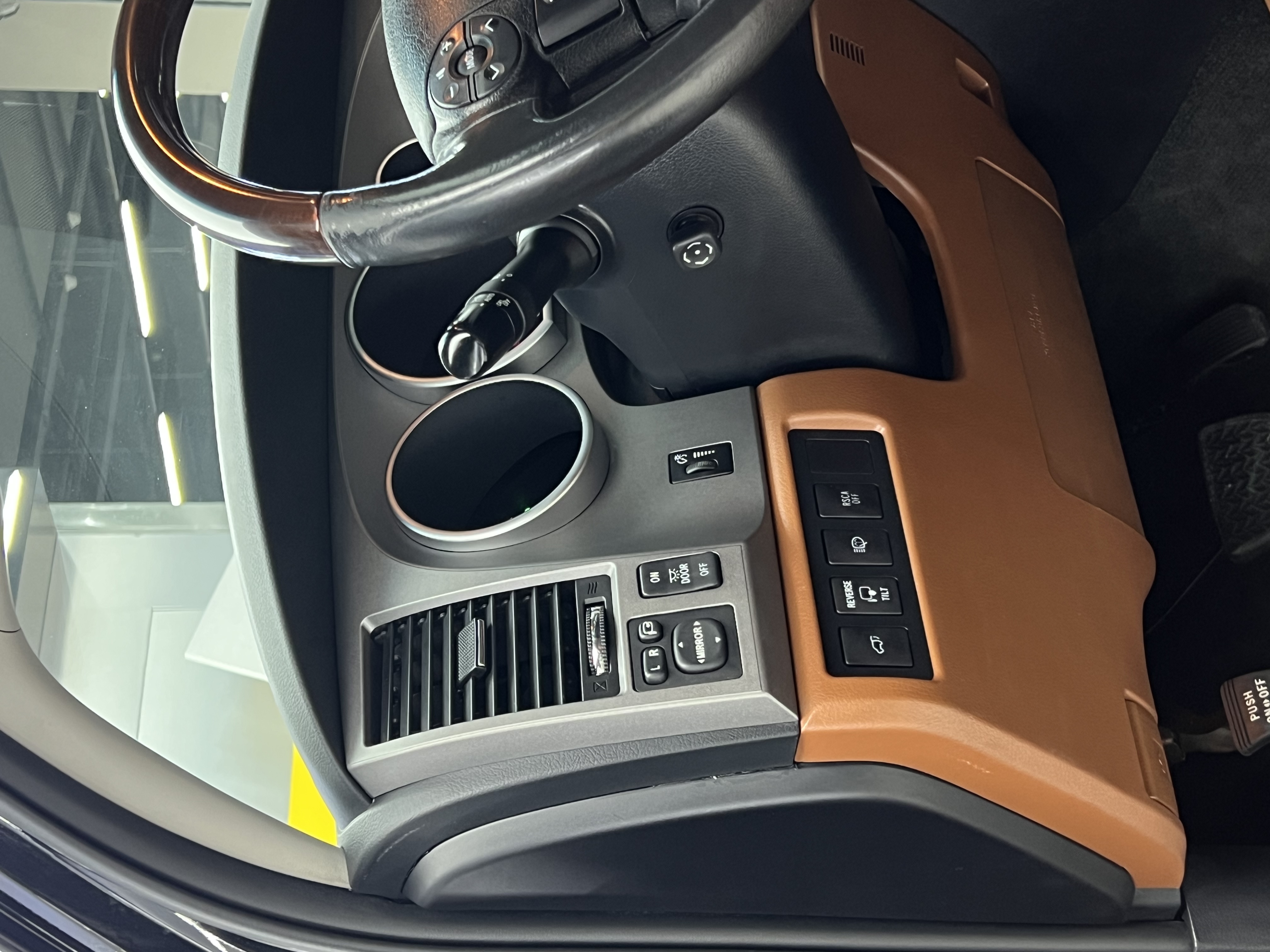 丰田 红杉 2011 汽车图片 #12