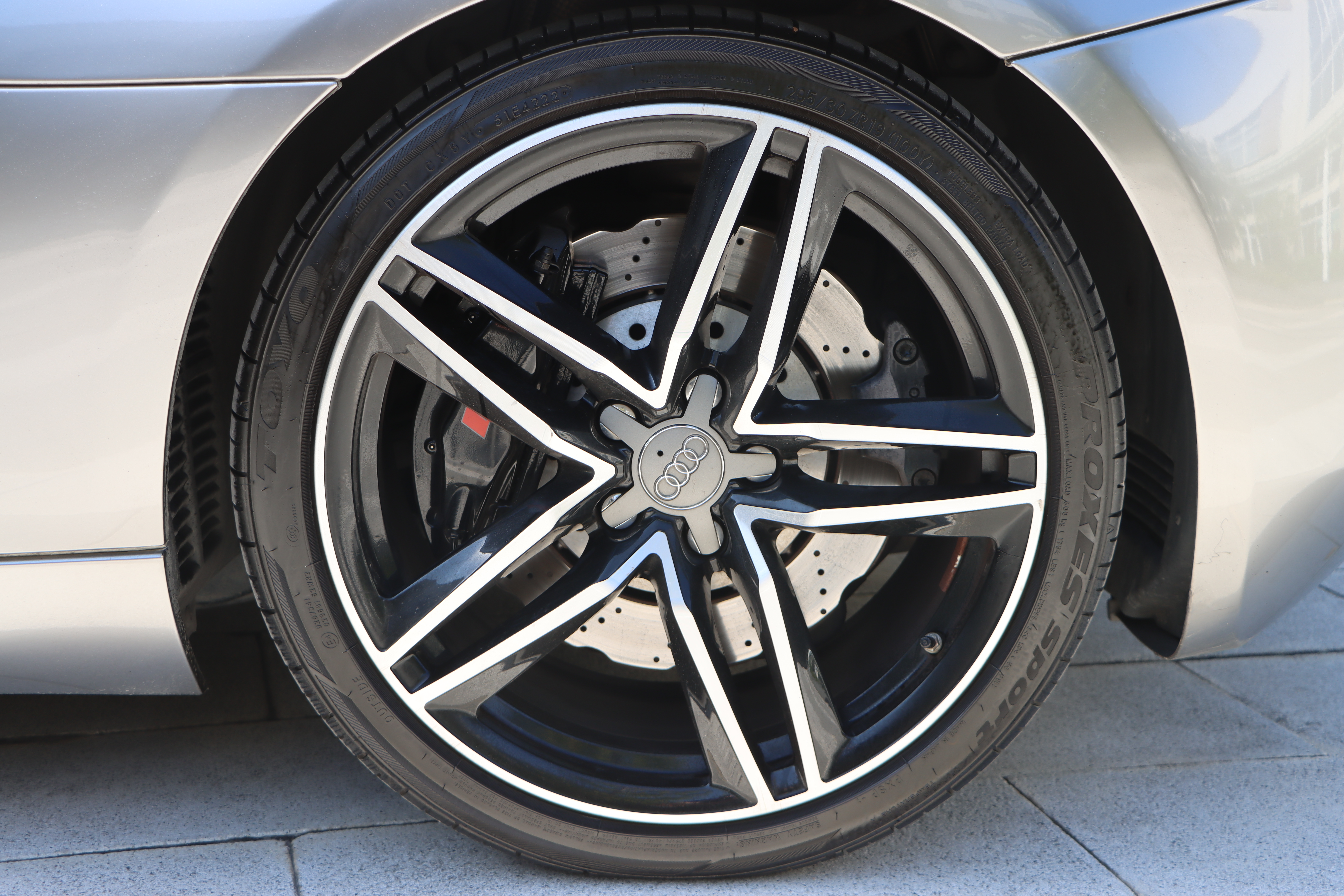 Audi R8 2016 car image #12