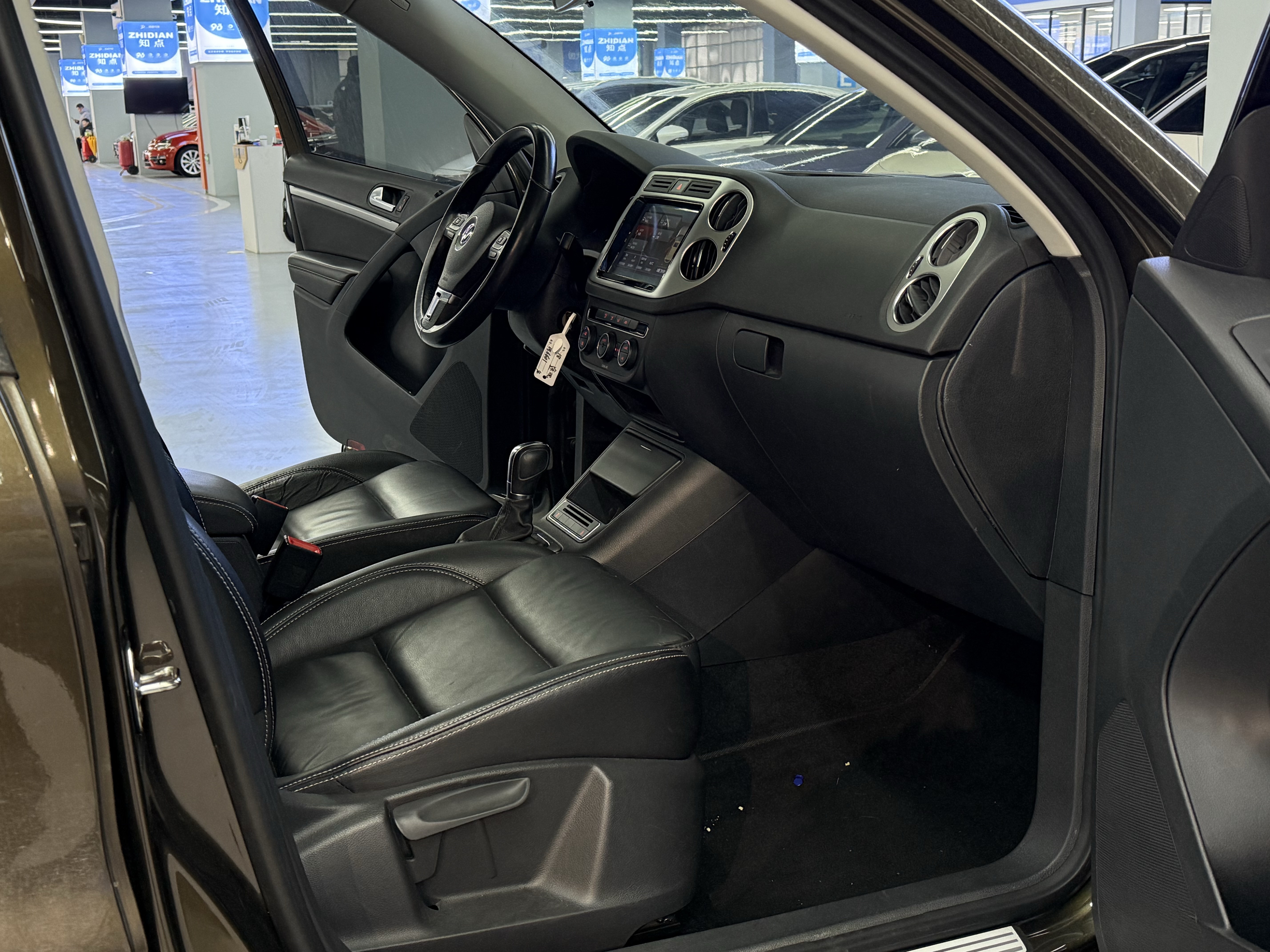 Volkswagen Tiguan 2018 #12 Volkswagen Tiguan 2018 car image #12