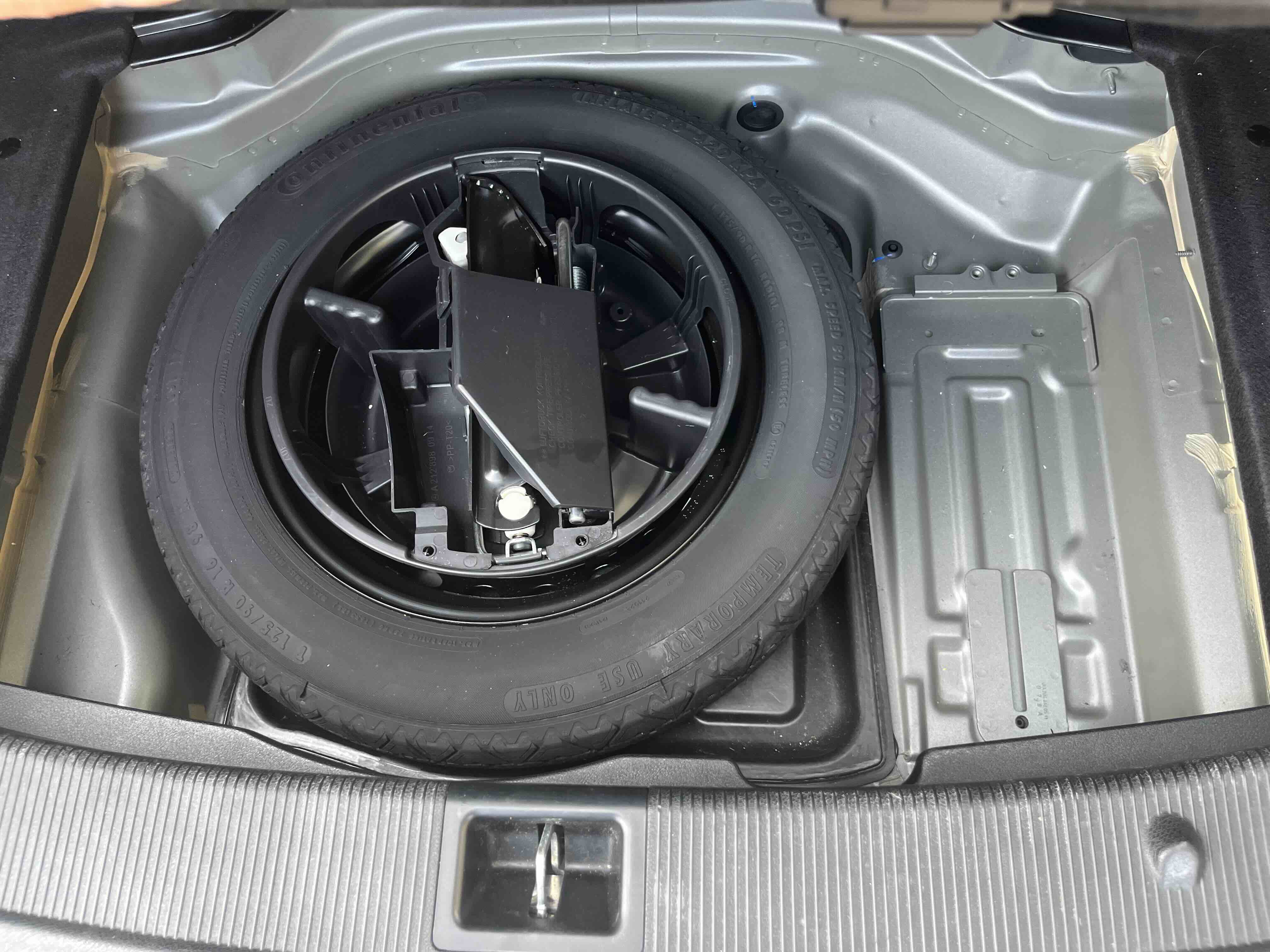 Mercedes-Benz C Class 2014 car image #12