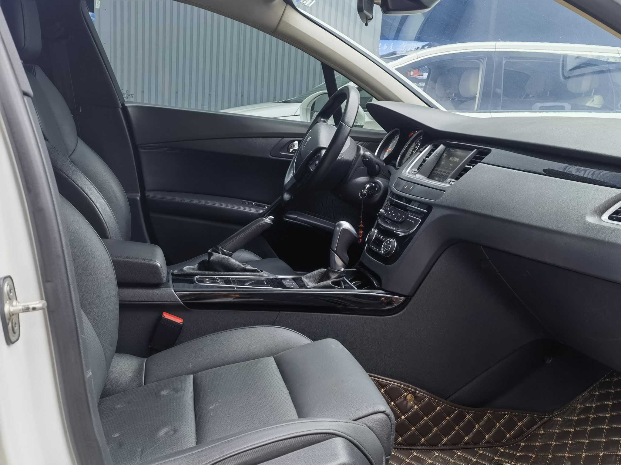 Peugeot 508 2014 car image #12