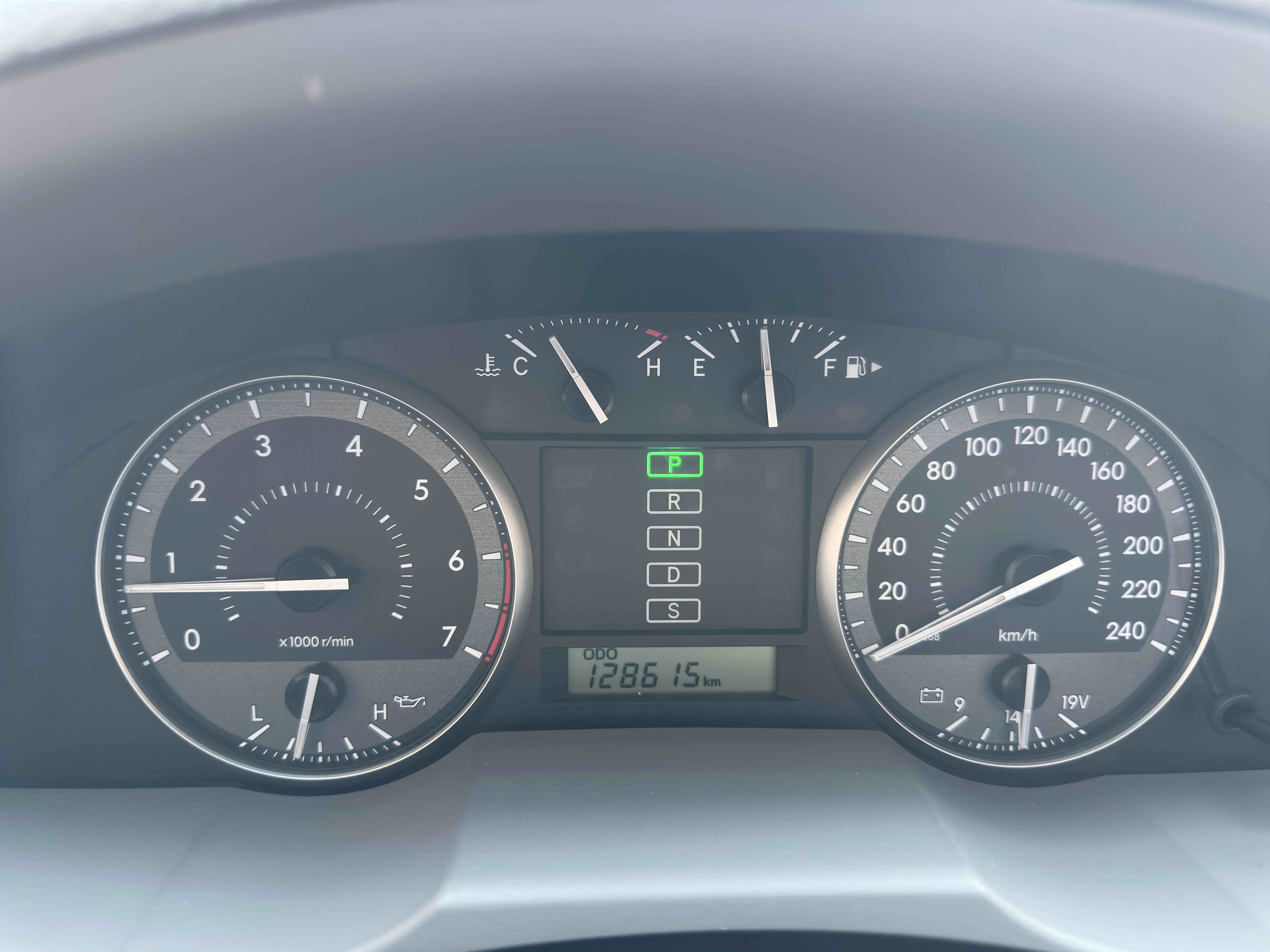 Toyota Land Cruiser 2013 car image #12