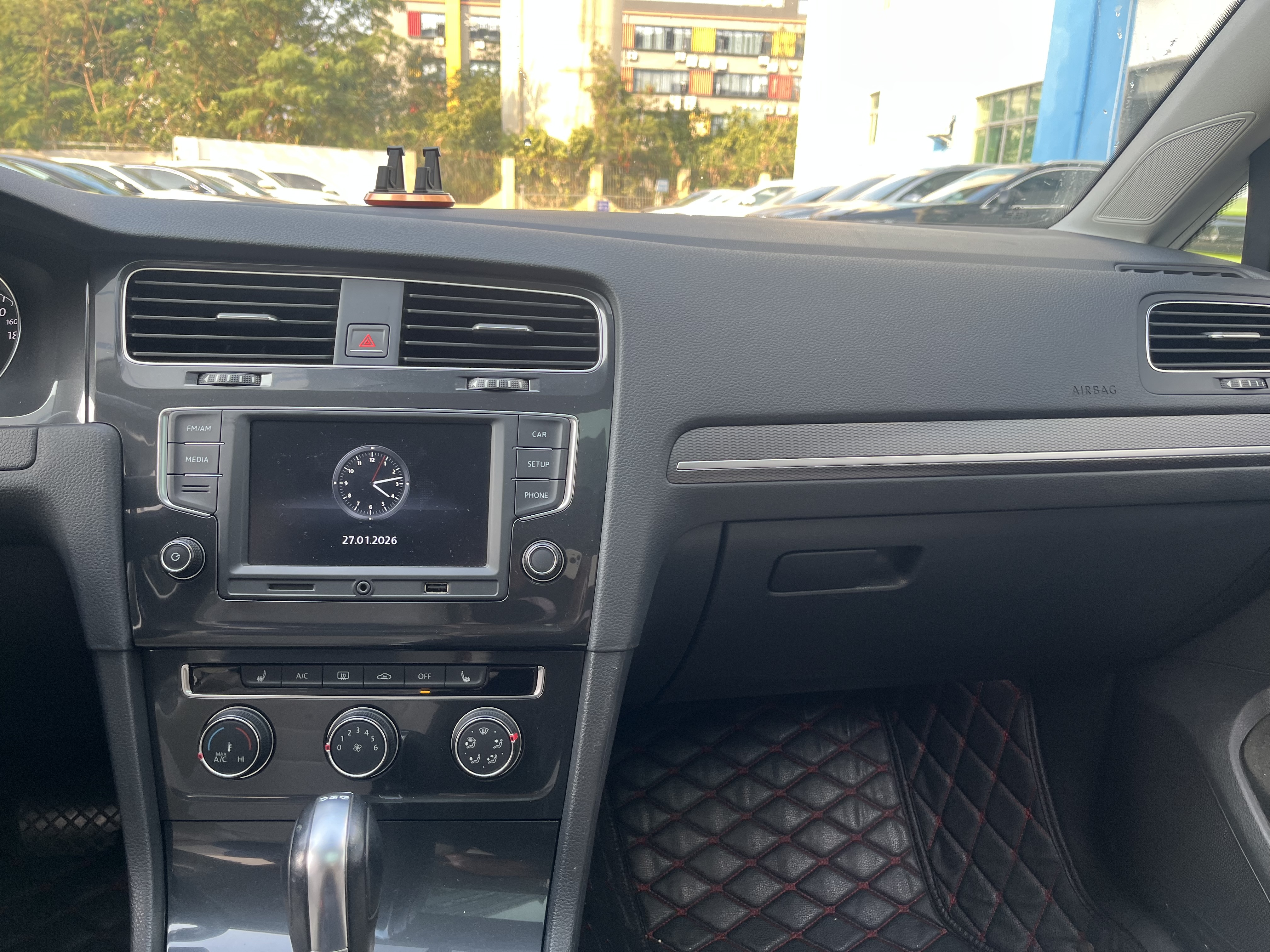 Volkswagen Golf 2017 car image #12