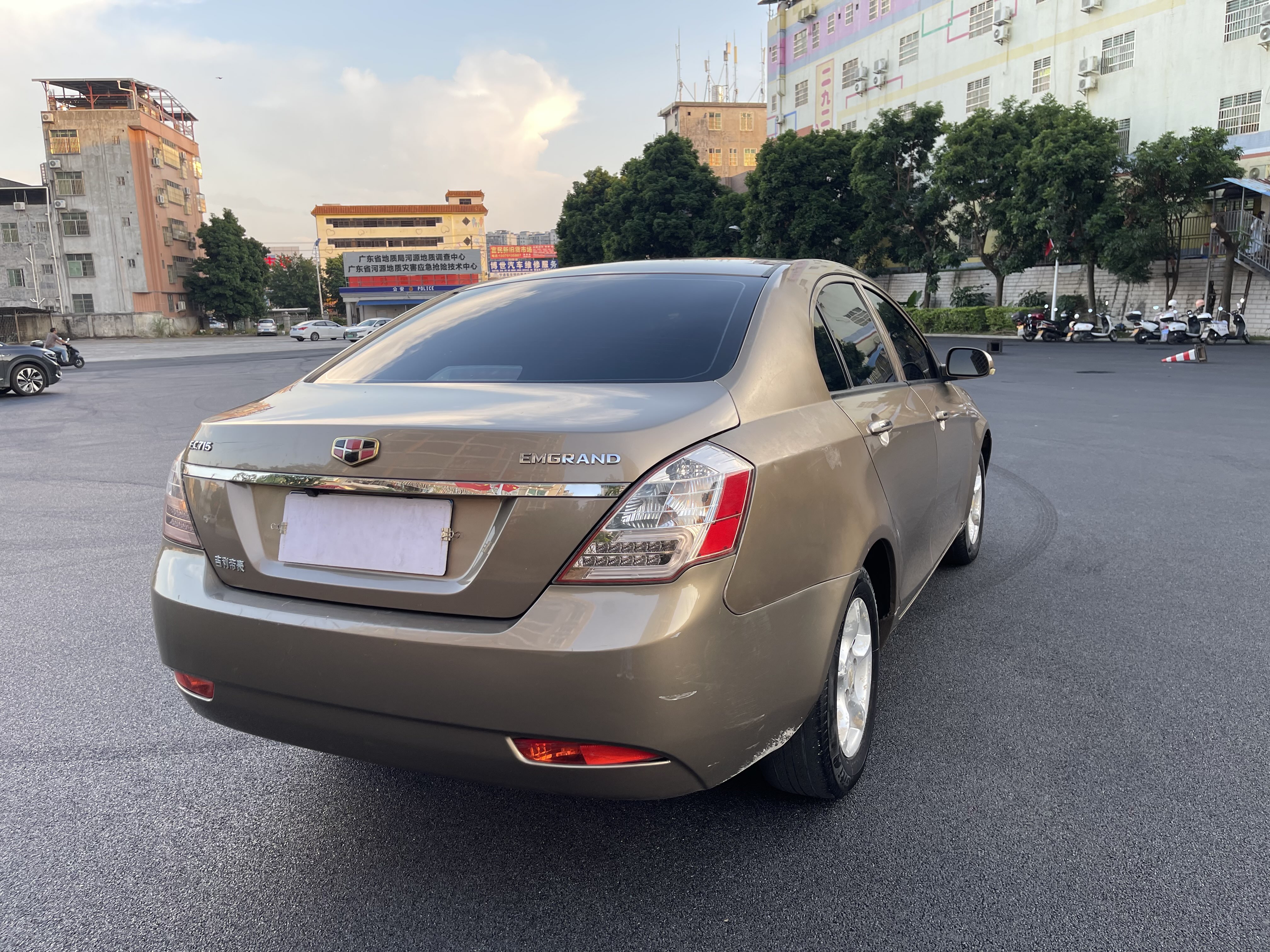 GEELY Emgrand Classic 2014 car image #12