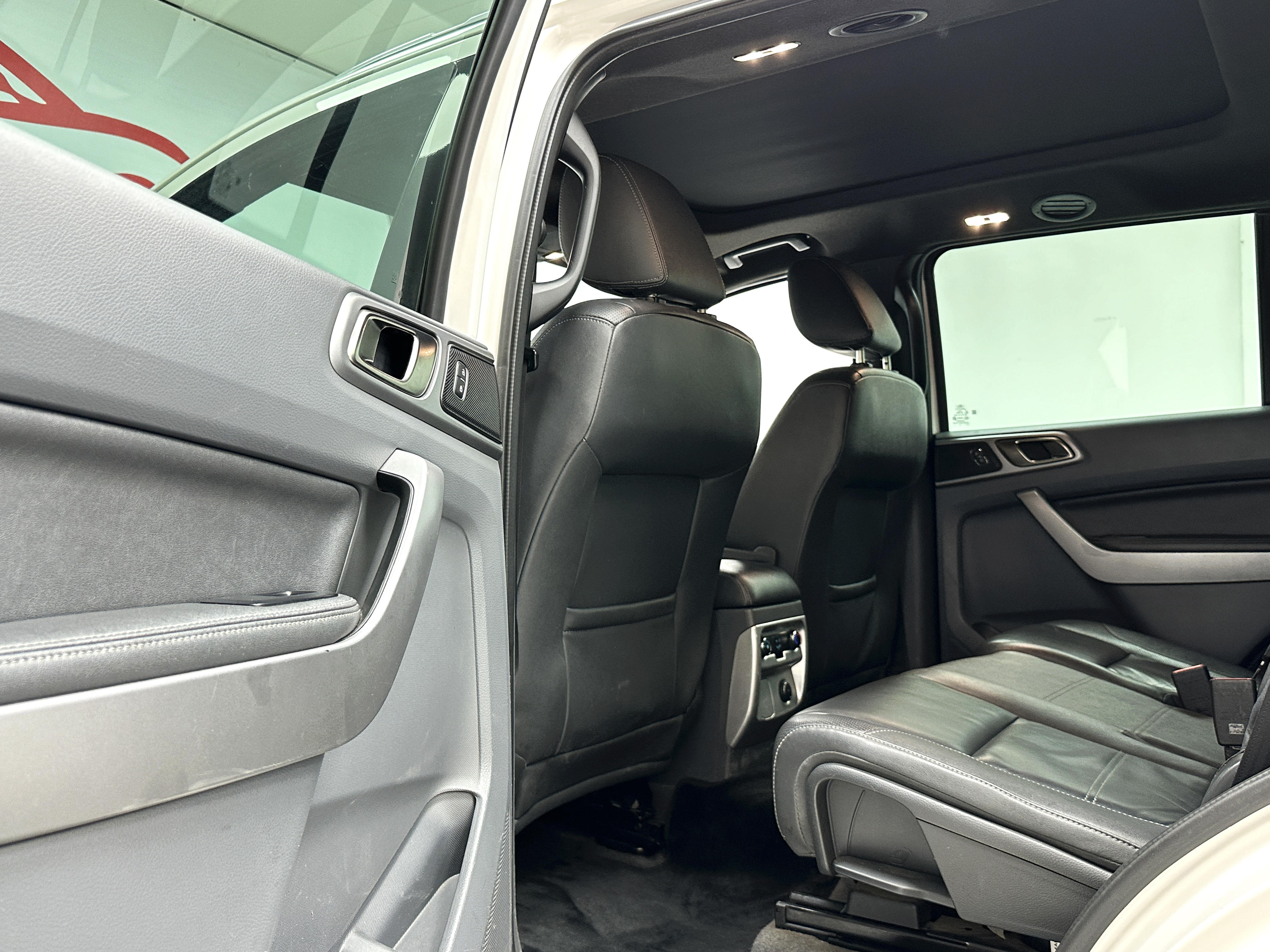 Ford Everest 2018 car image #12