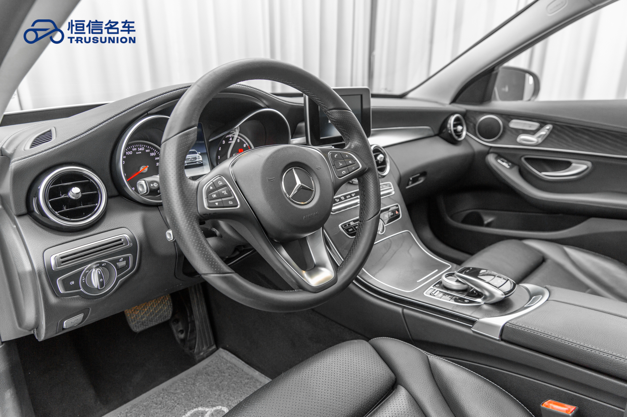 Mercedes-Benz C Class 2017 car image #12