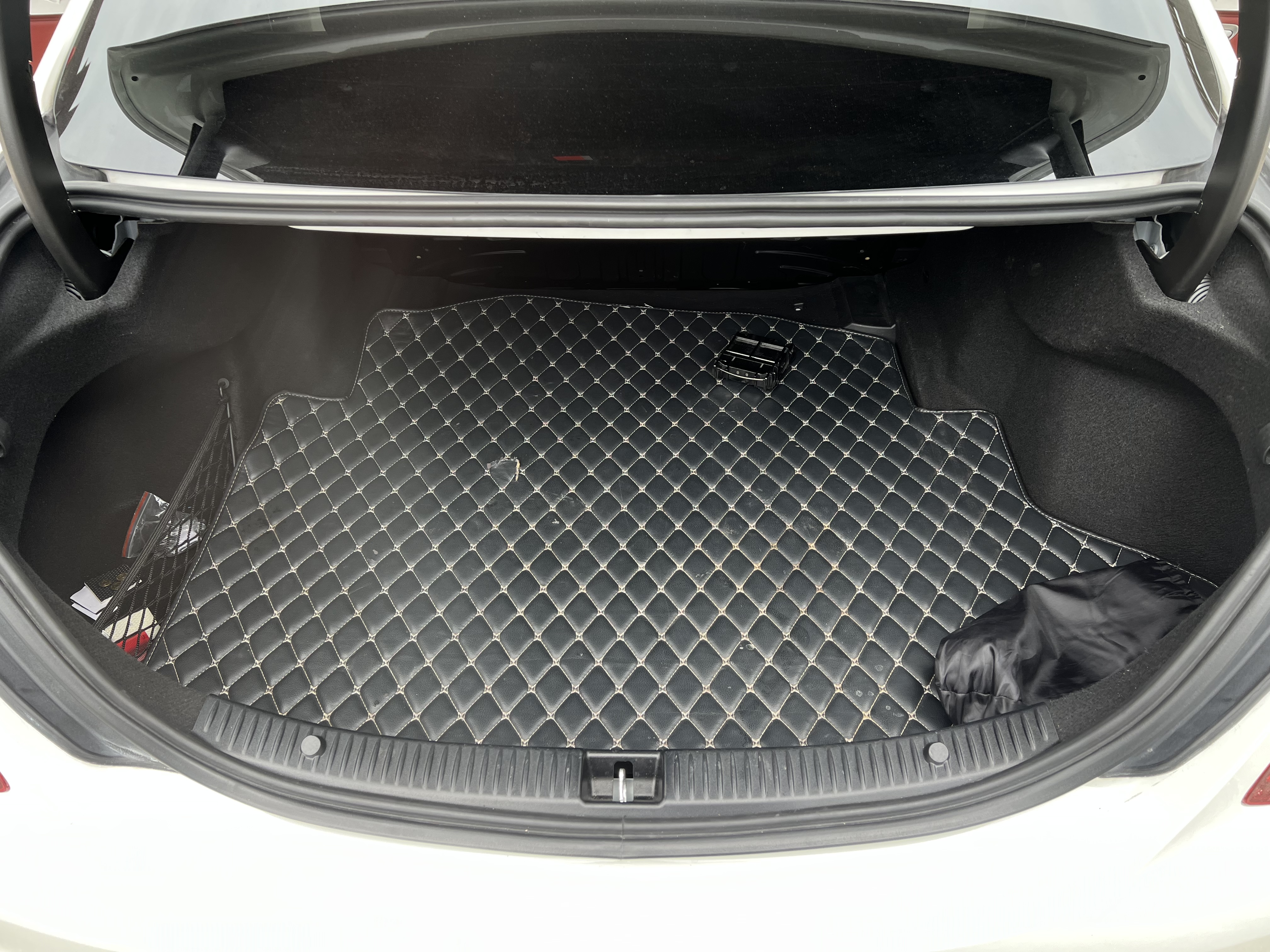Mercedes-Benz C Class 2017 car image #12