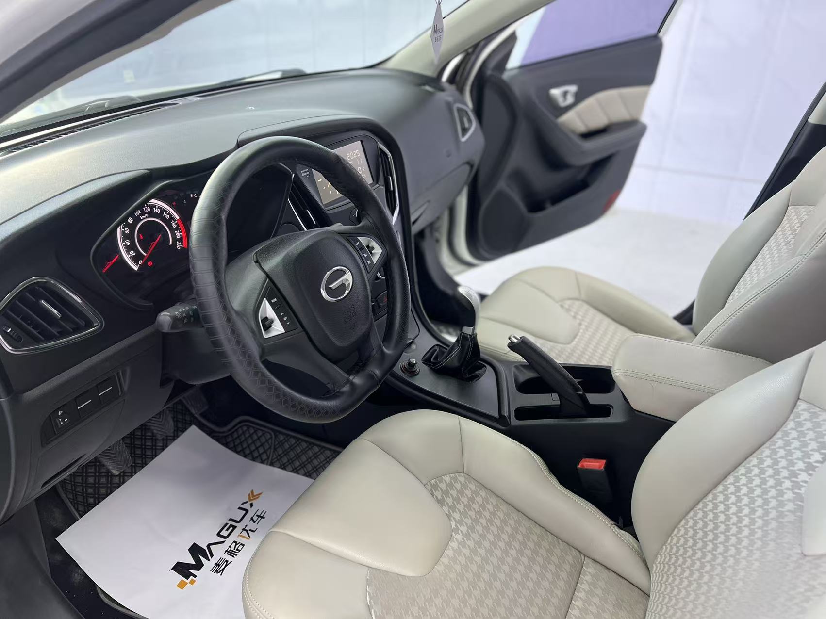 GAC Trumpchi GA3 2017 изображение автомобиля #12