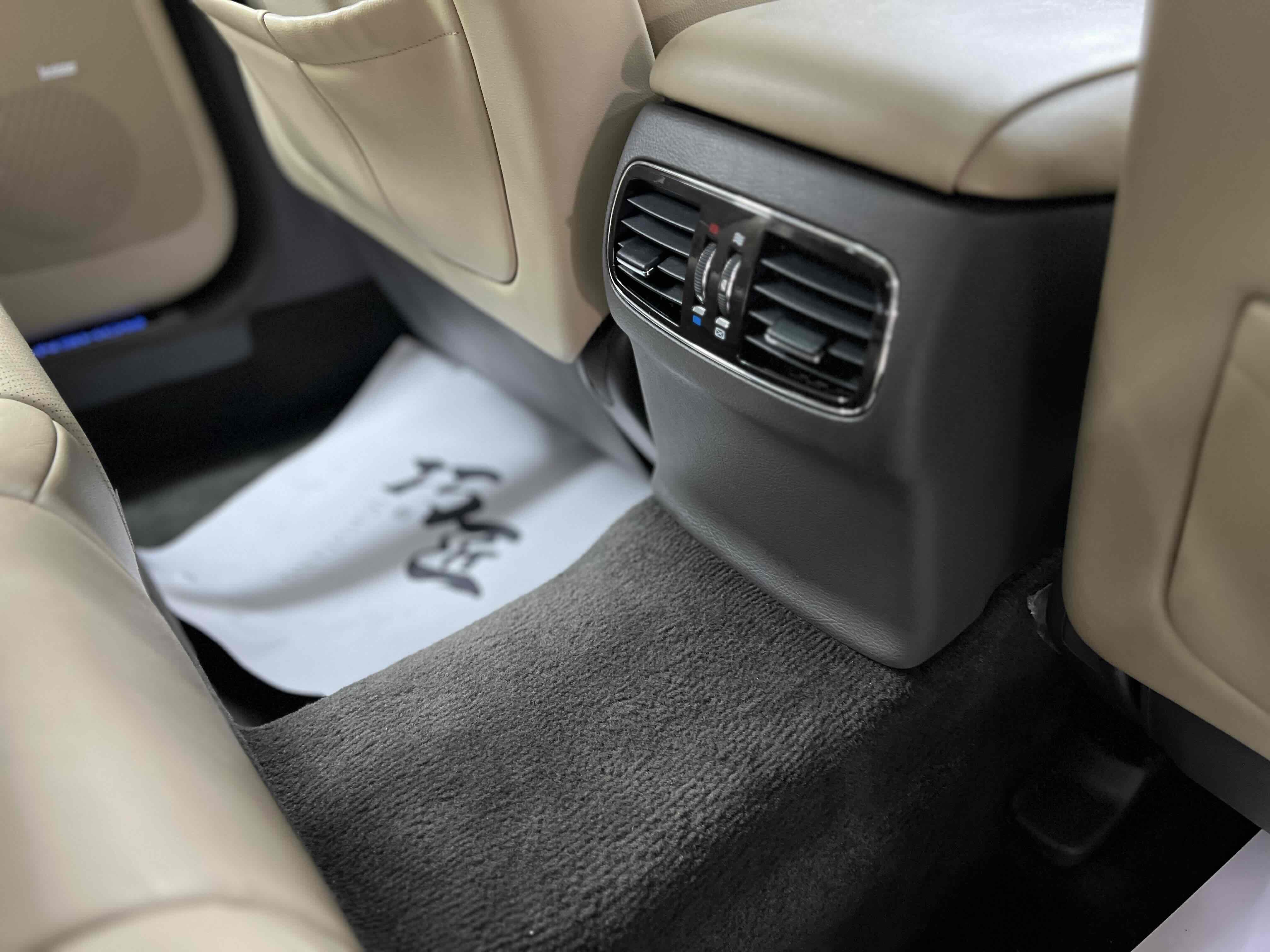 Hyundai Rohens 2011 #12 Hyundai Rohens 2011 car image #12