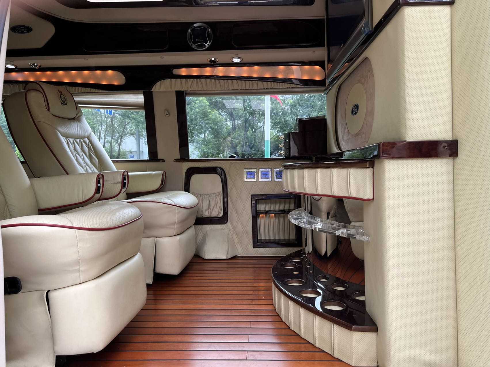 Ford E350 2010 image de voiture #12