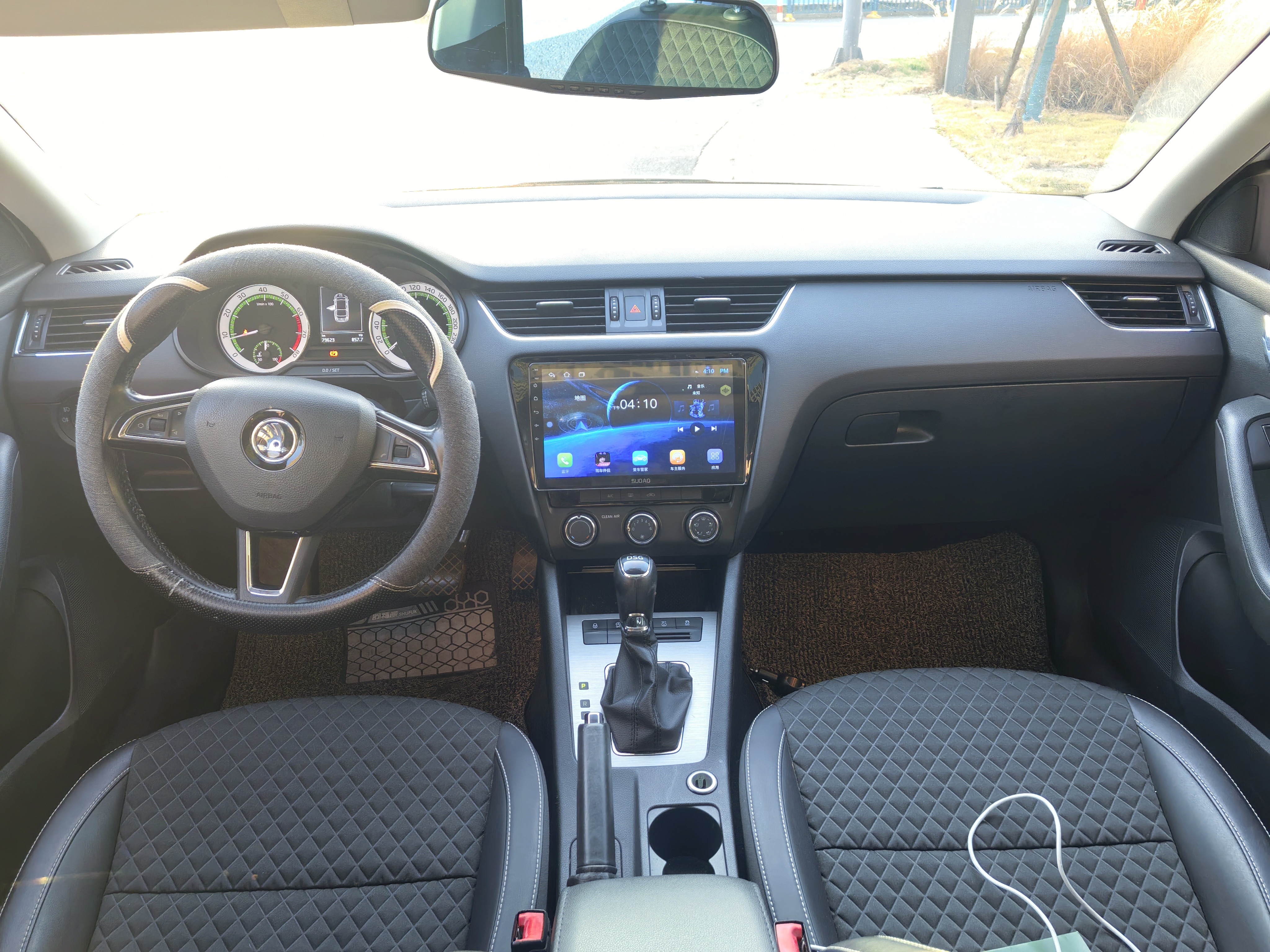 Skoda Octavia 2018 car image #12