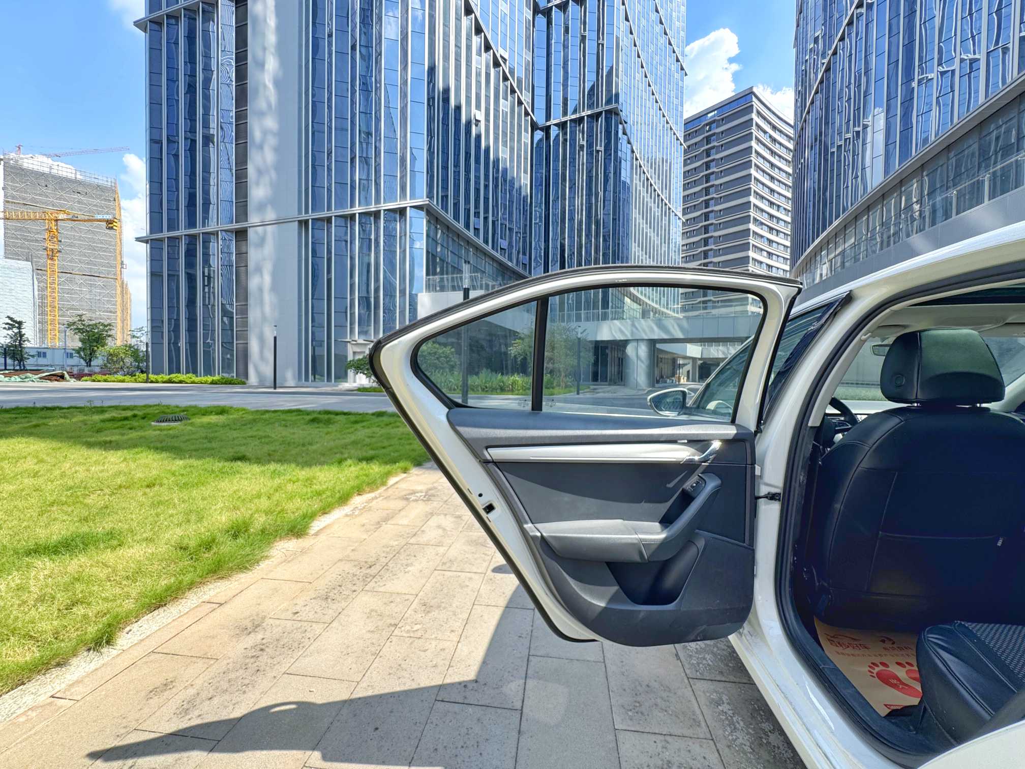 Skoda Octavia 2018 car image #12