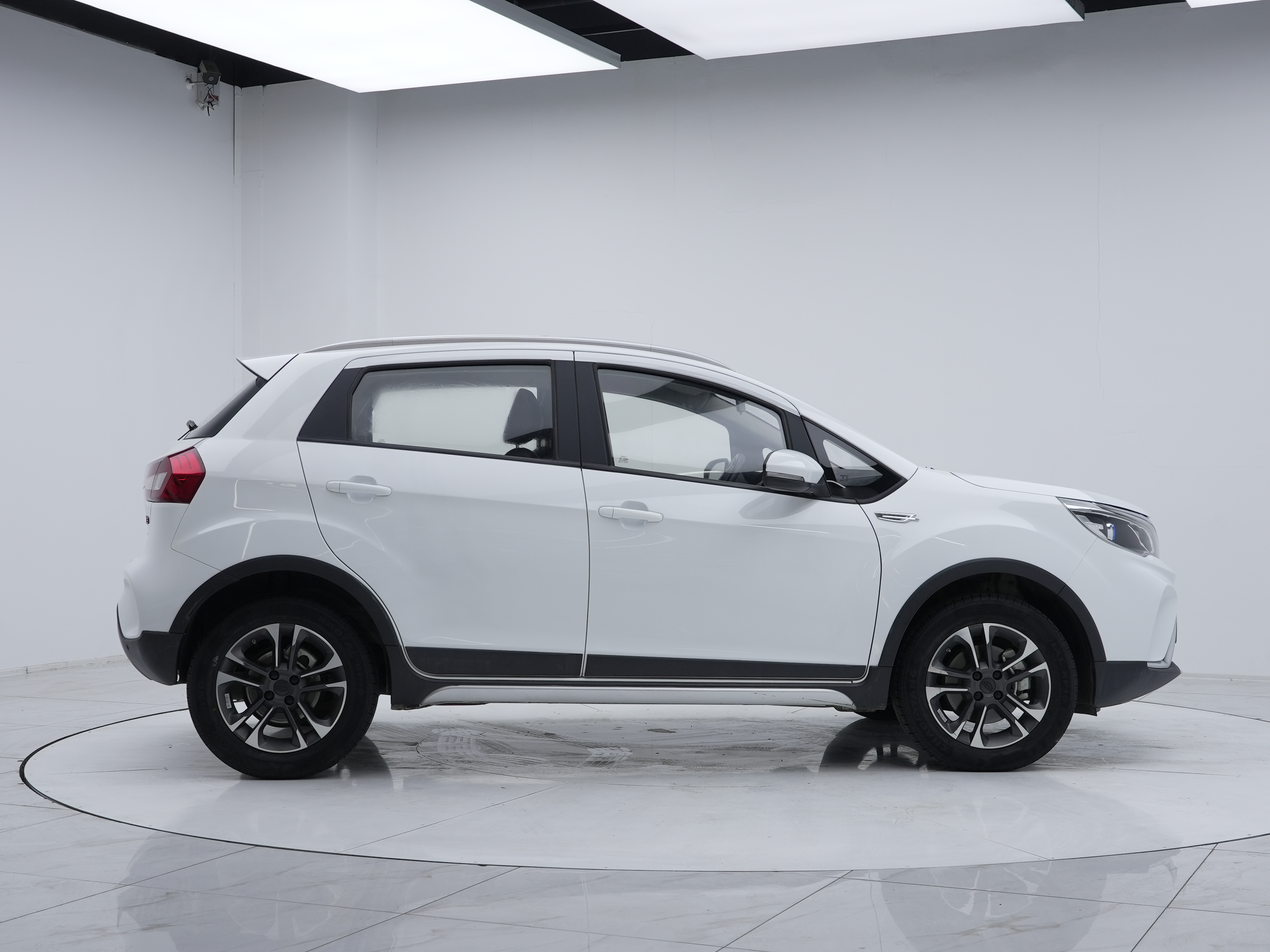 GEELY Vision X3 2019 car image #12