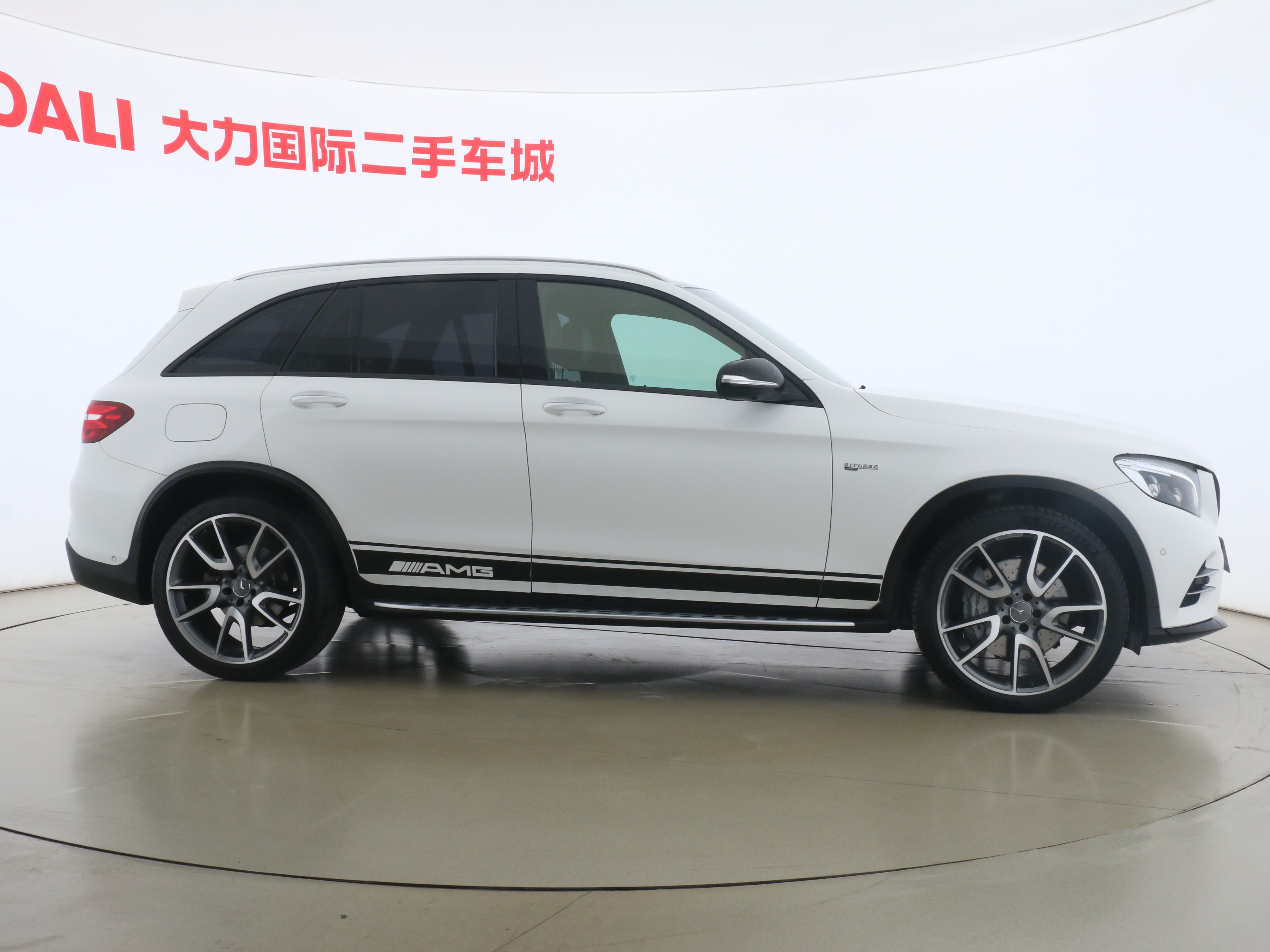 Mercedes-Benz GLC AMG 2018 immagine di auto #12