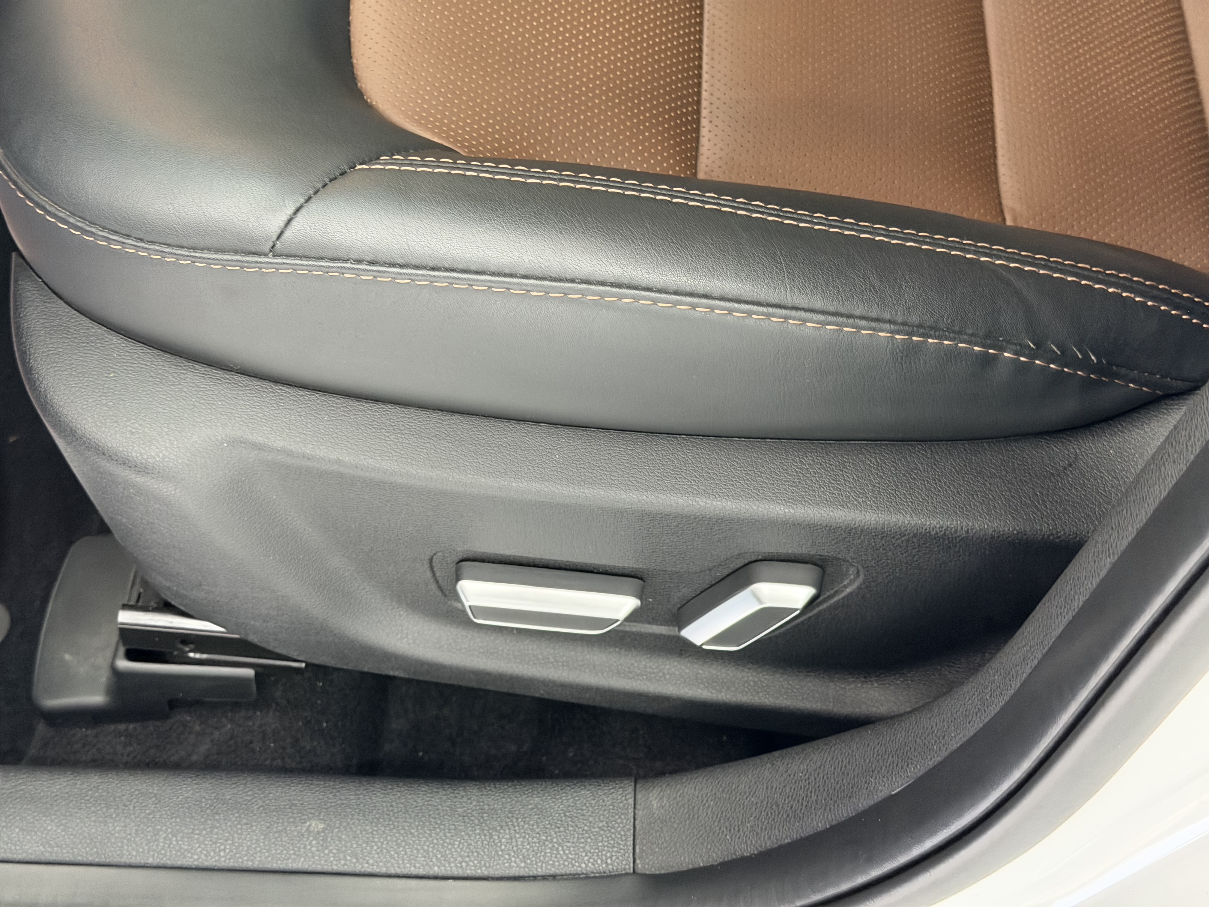 GEELY Emgrand GS 2018 car image #12