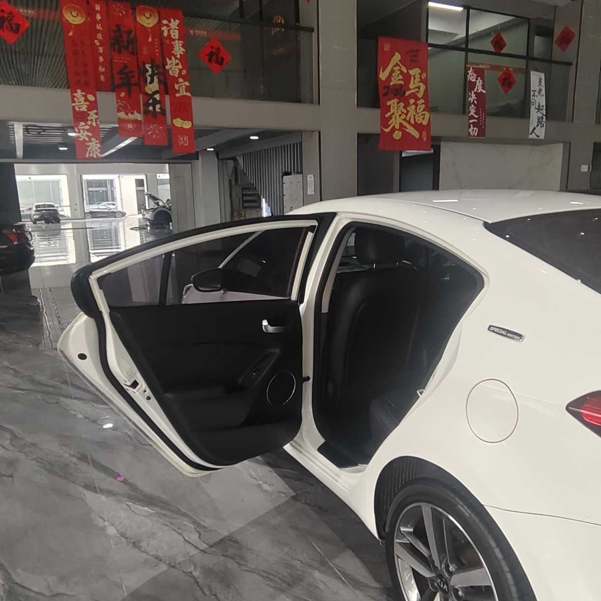 Kia K3 2018 car image #12