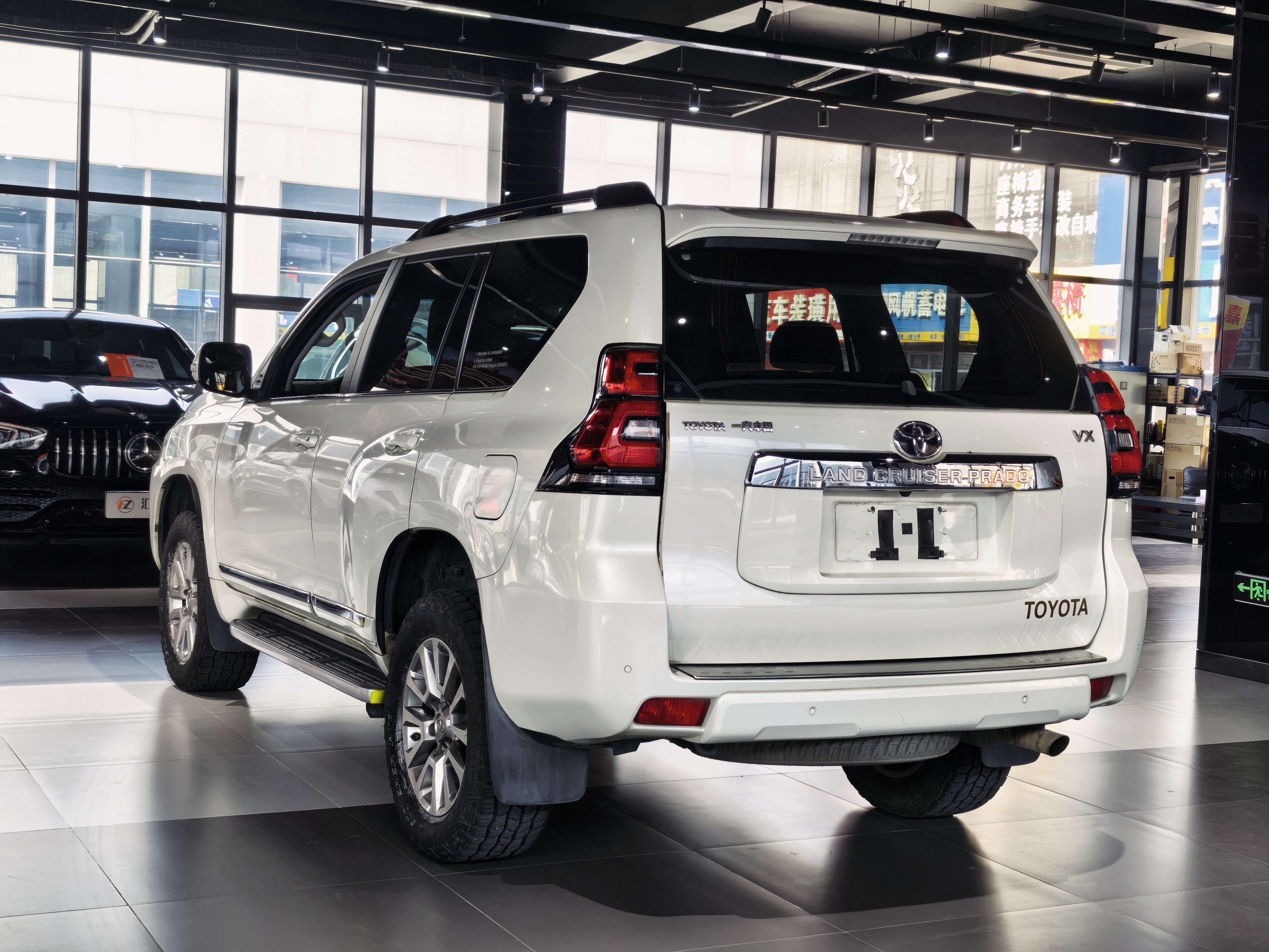 Toyota Land Cruiser Prado 2018 immagine di auto #12