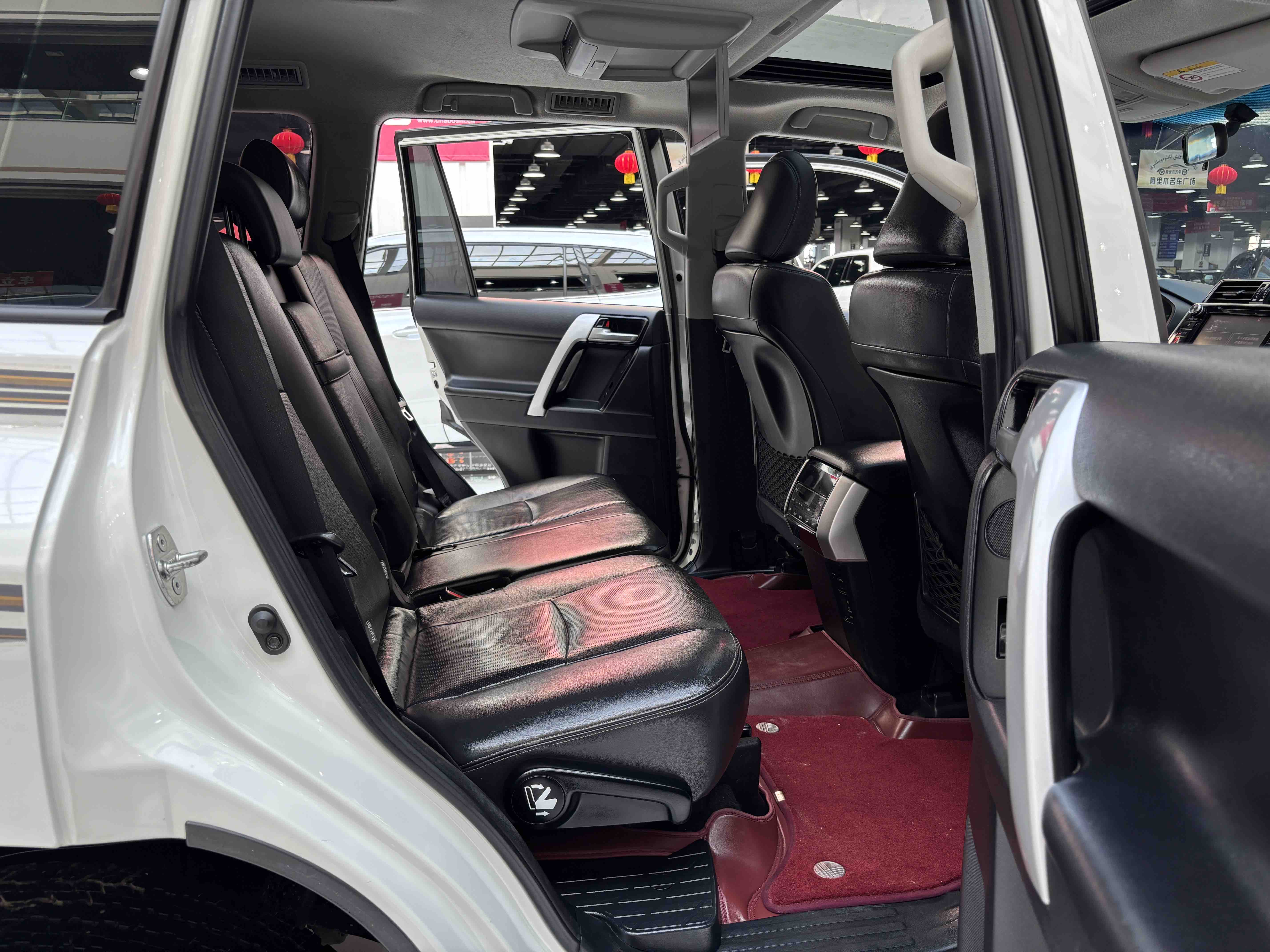 Toyota Land Cruiser Prado 2020 car image #12